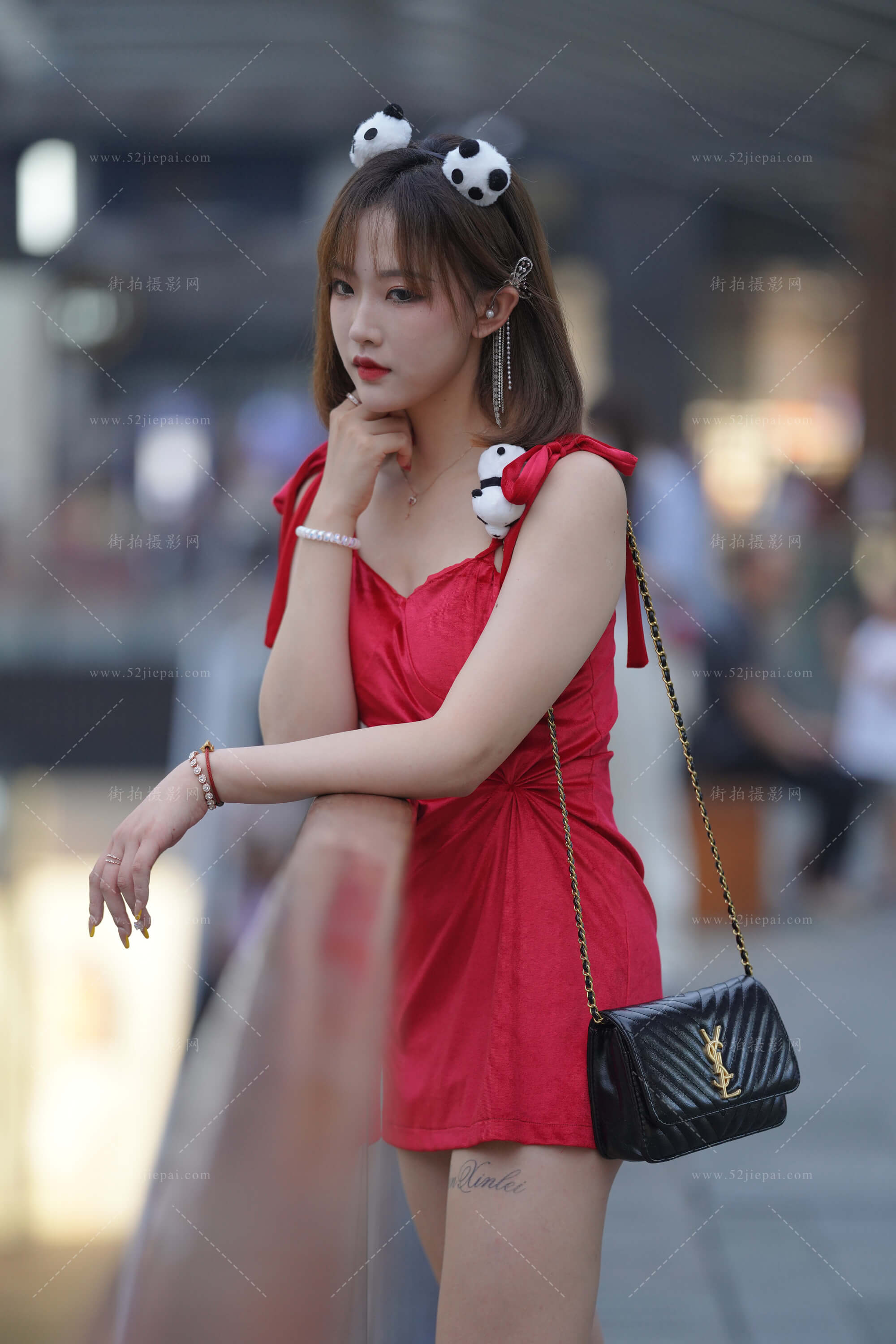 高清红裙写真集,一次看够-姐姐白又白