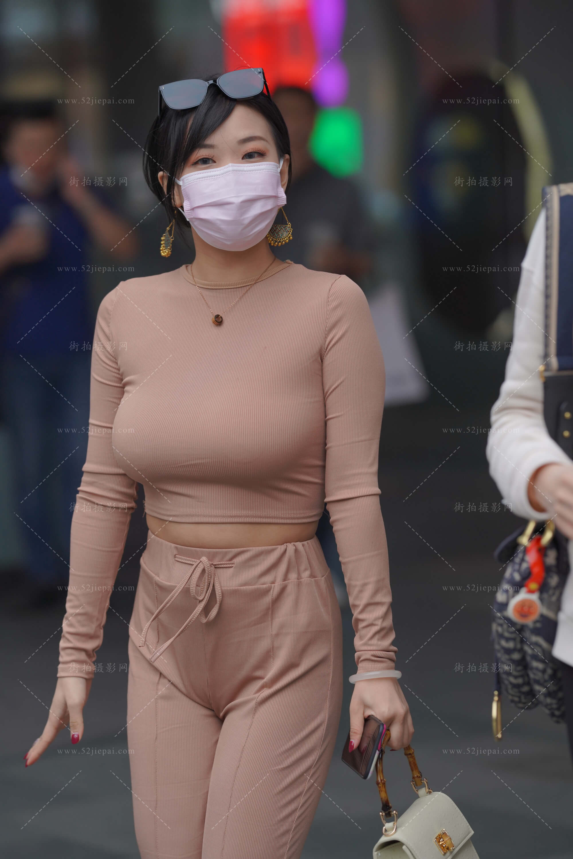 丰满主题高清写真，原图直出