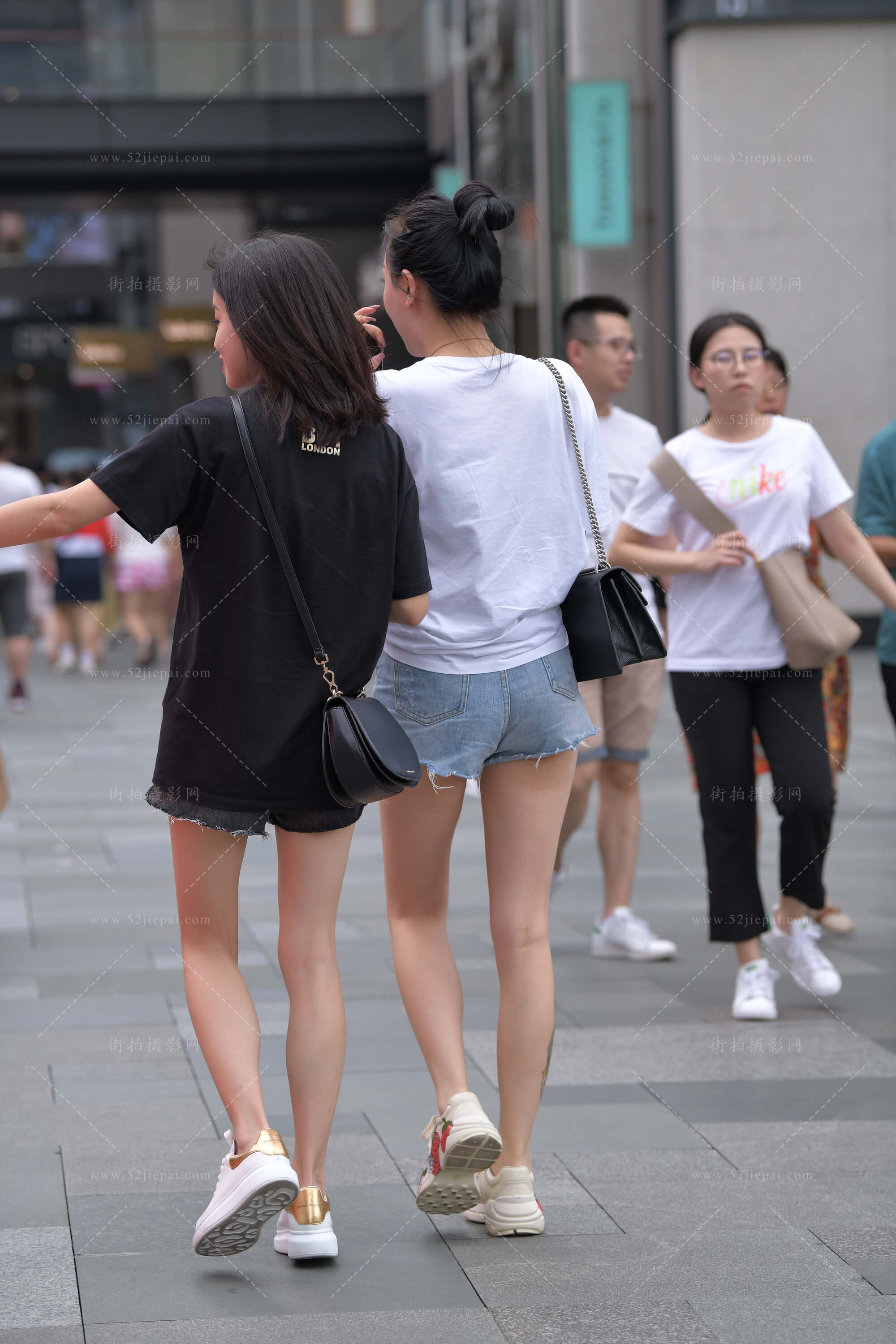 街拍高清图集，细节拉满（84）-姐姐白又白