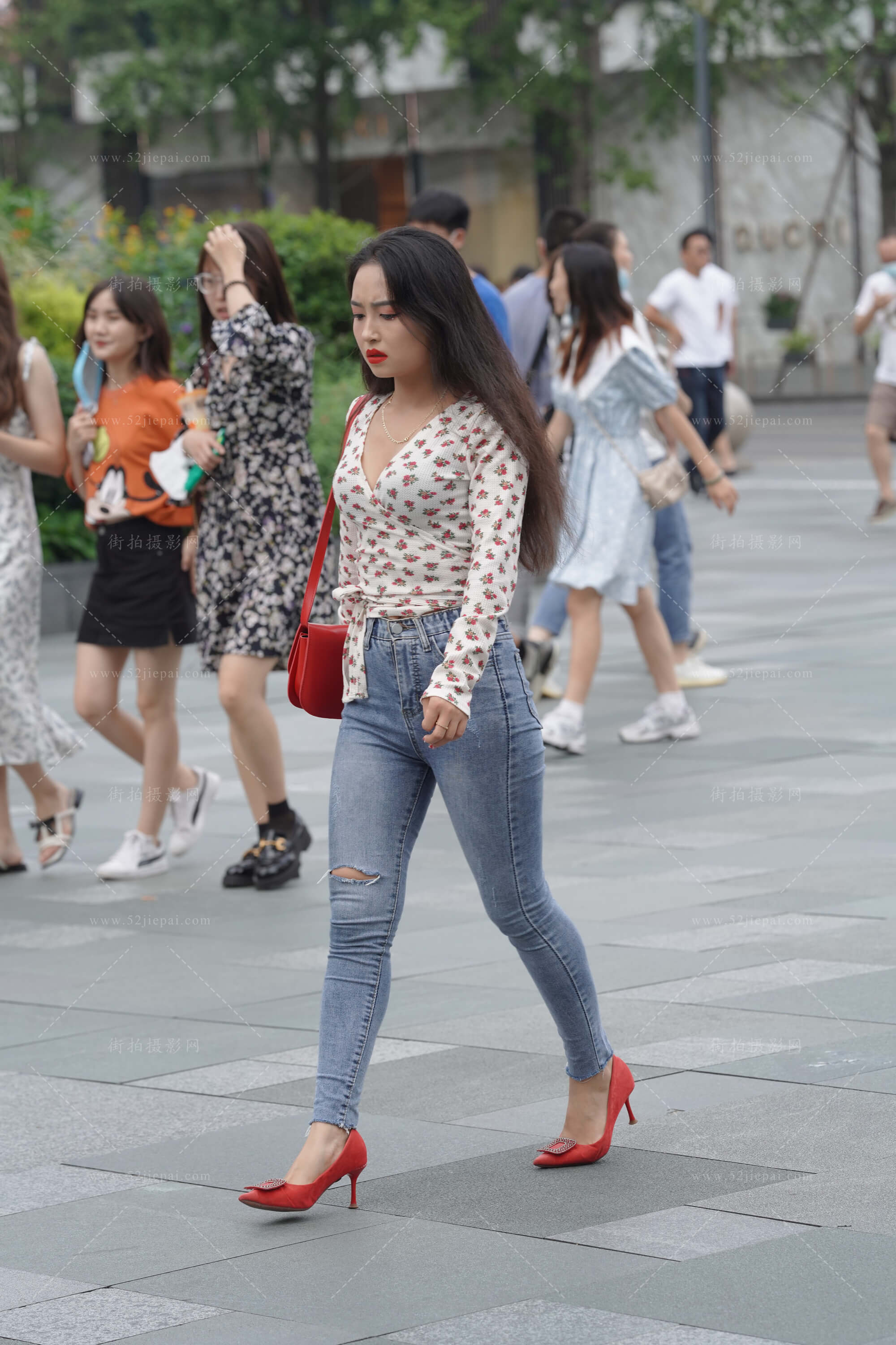 高清街拍写真集,一次看够(127)-姐姐白又白