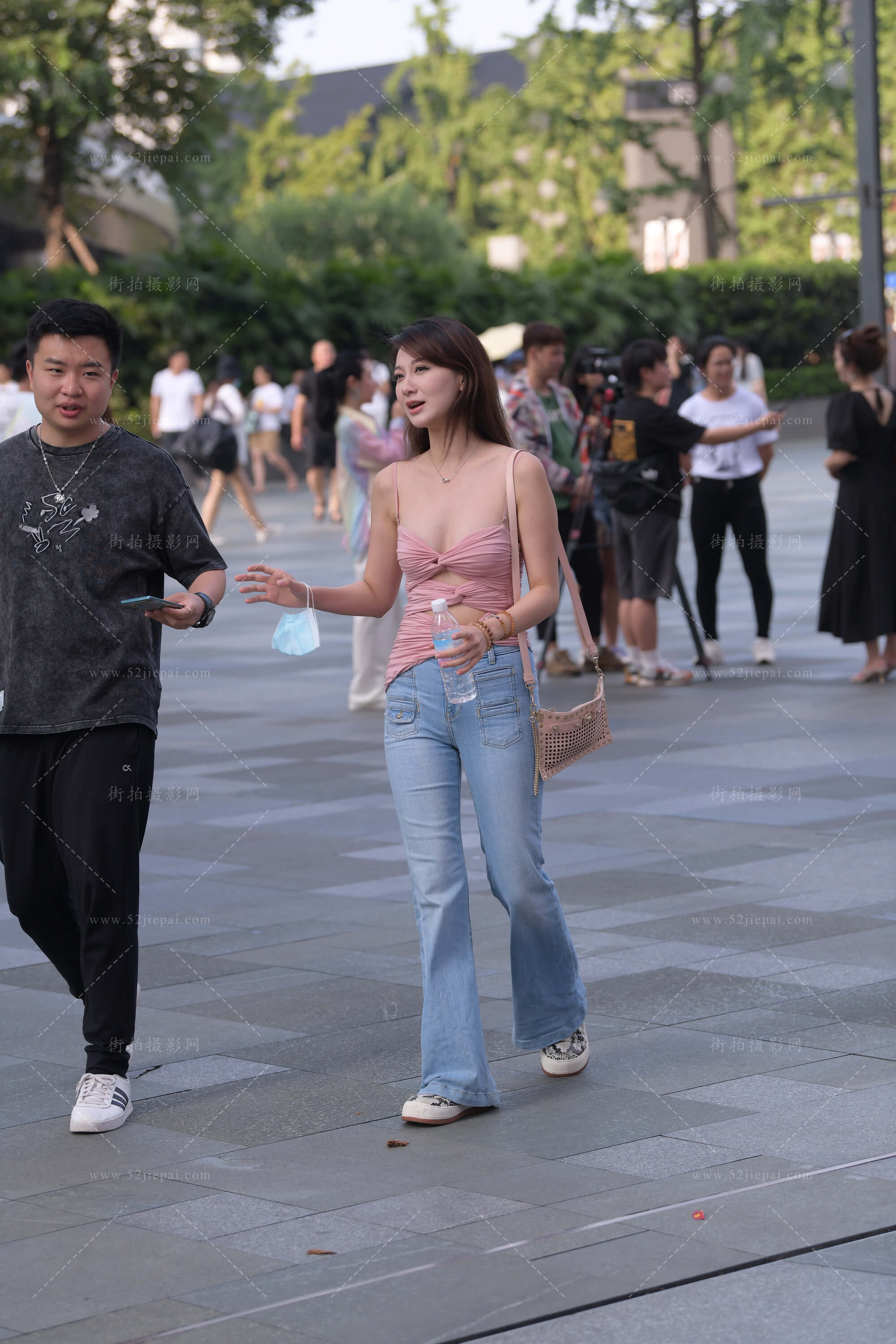 街拍美图合集,壁纸级画质(152)-姐姐白又白