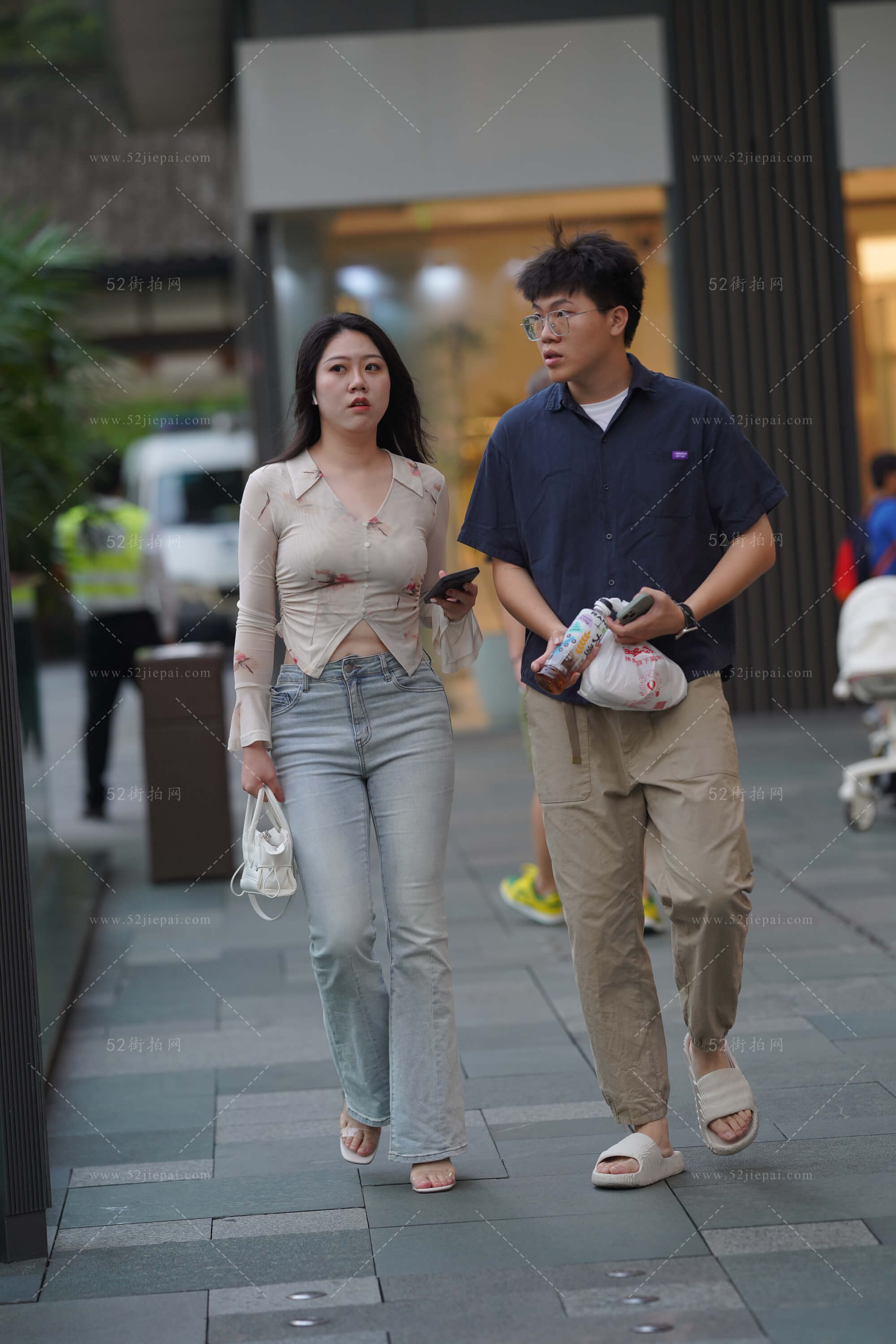 街拍高清图集，细节拉满（129）-姐姐白又白