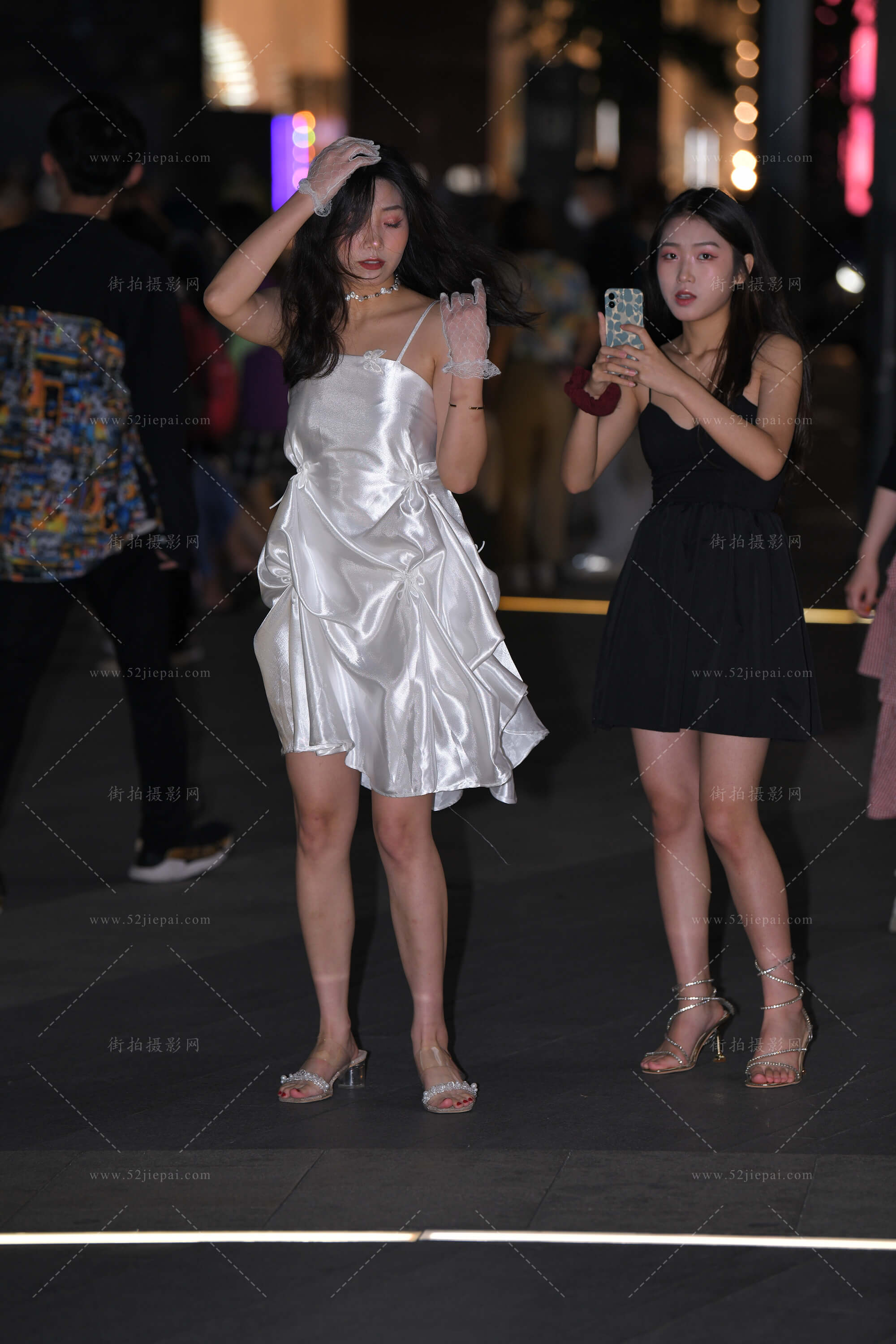 高清街拍写真集,限时上架(68)-姐姐白又白