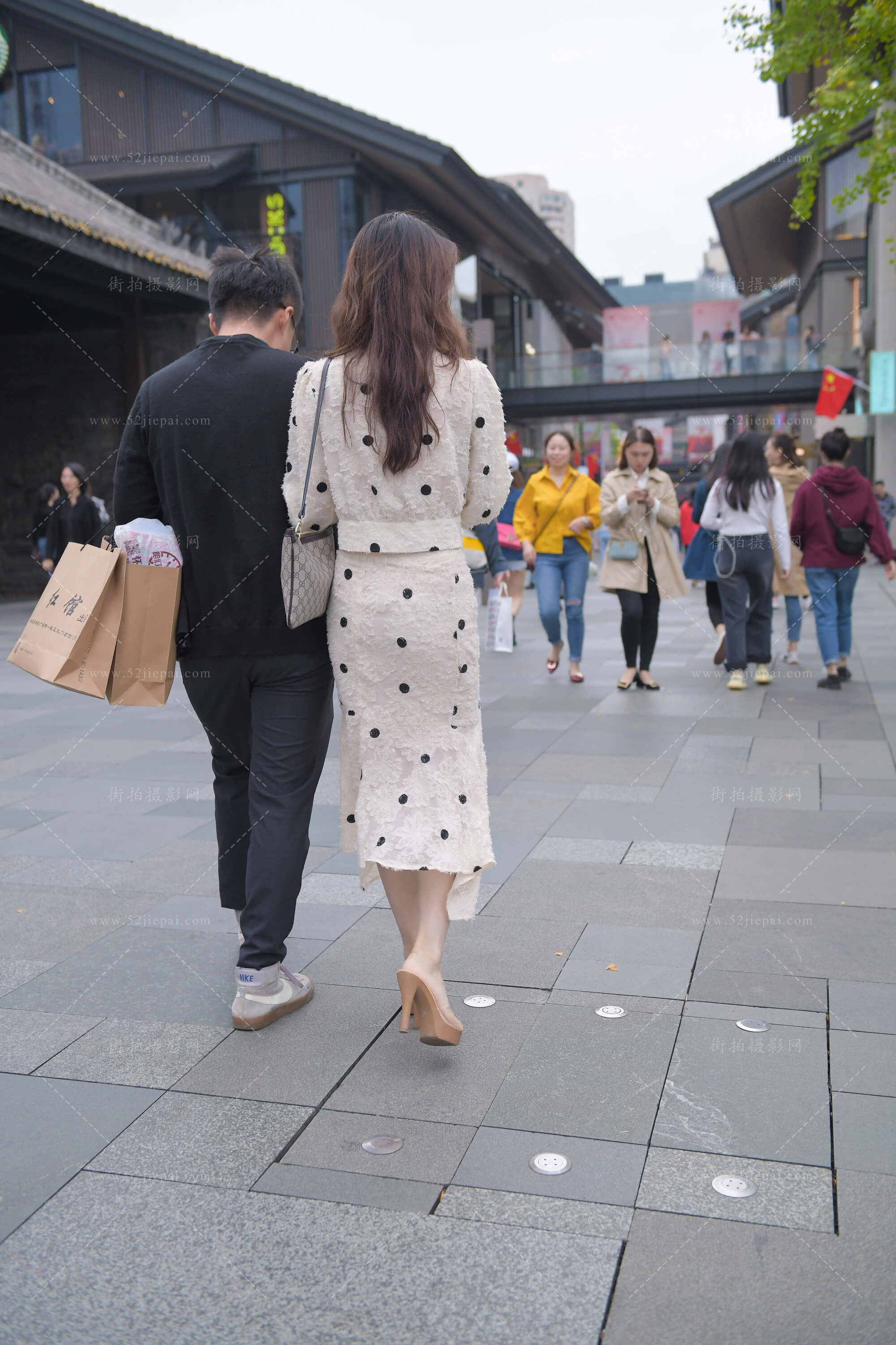 街拍高清图集，细节拉满（91）-姐姐白又白