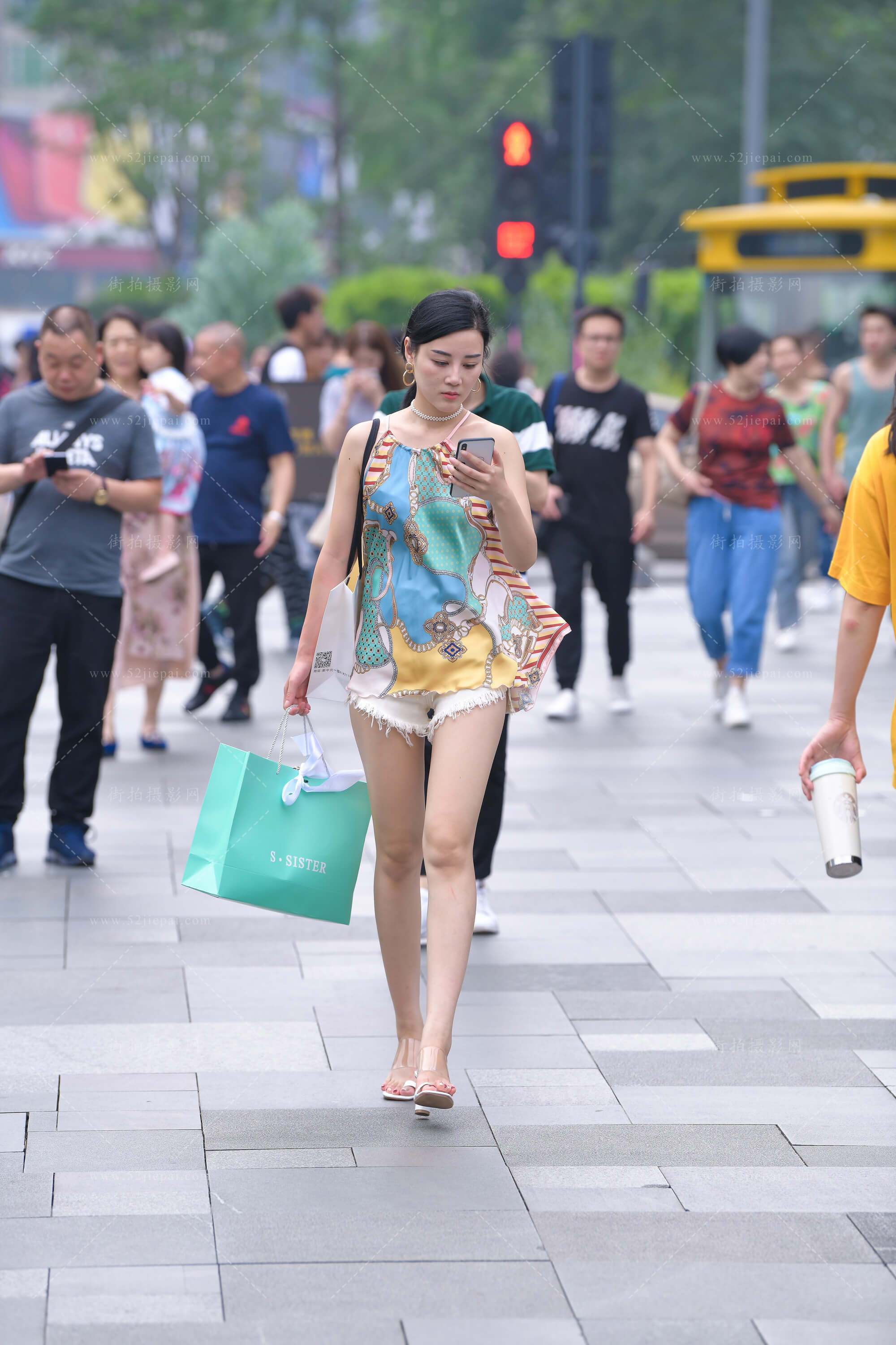 热裤高清图集，画质党必收（13）-姐姐白又白