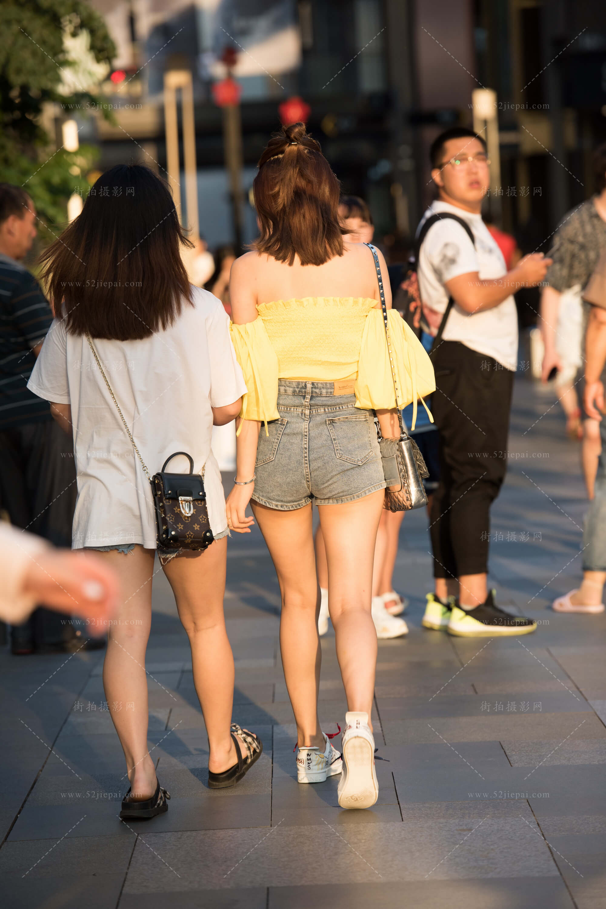 高清街拍写真集，限时上架（102）-姐姐白又白