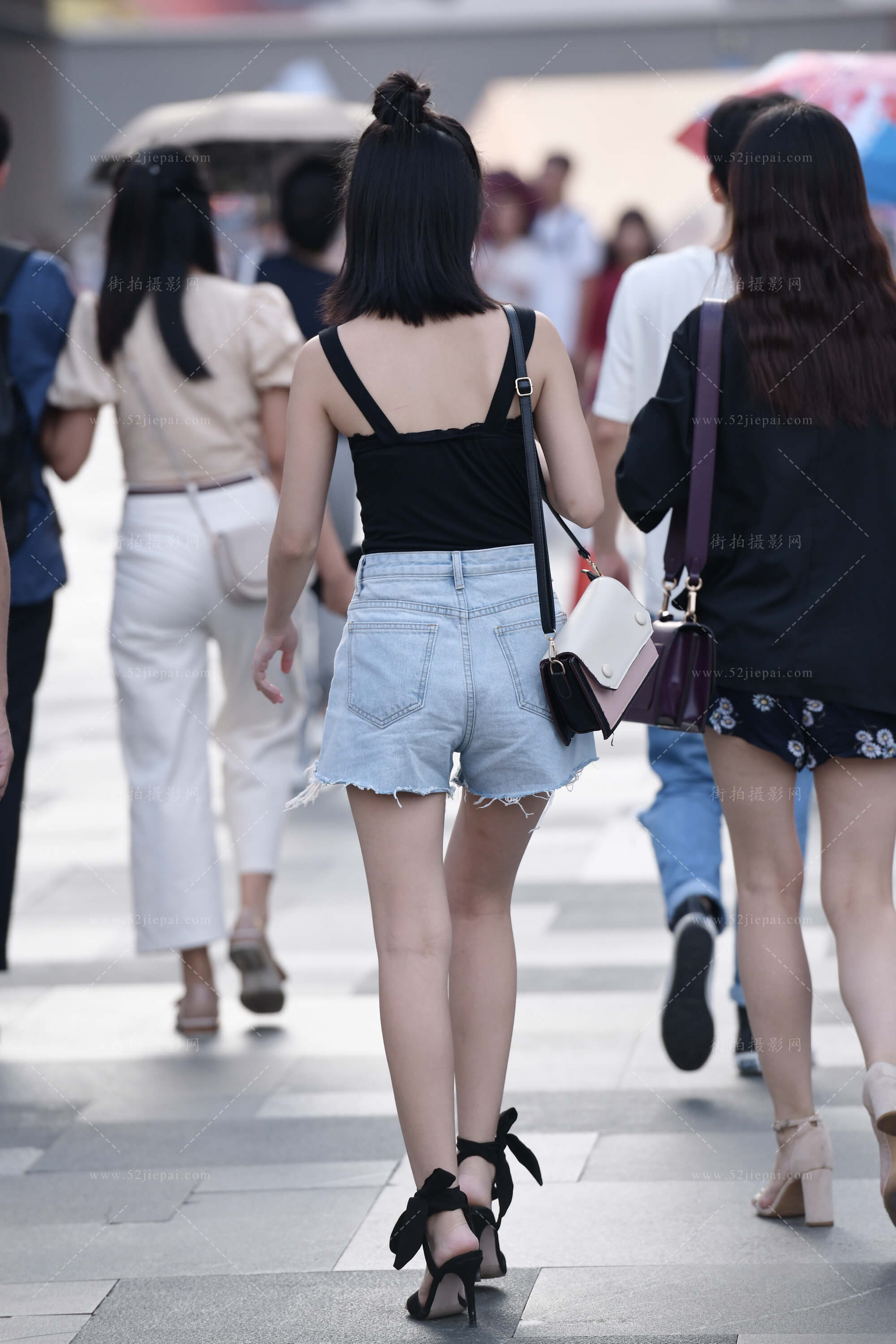 高清热裤写真集，限时上架（18）-姐姐白又白