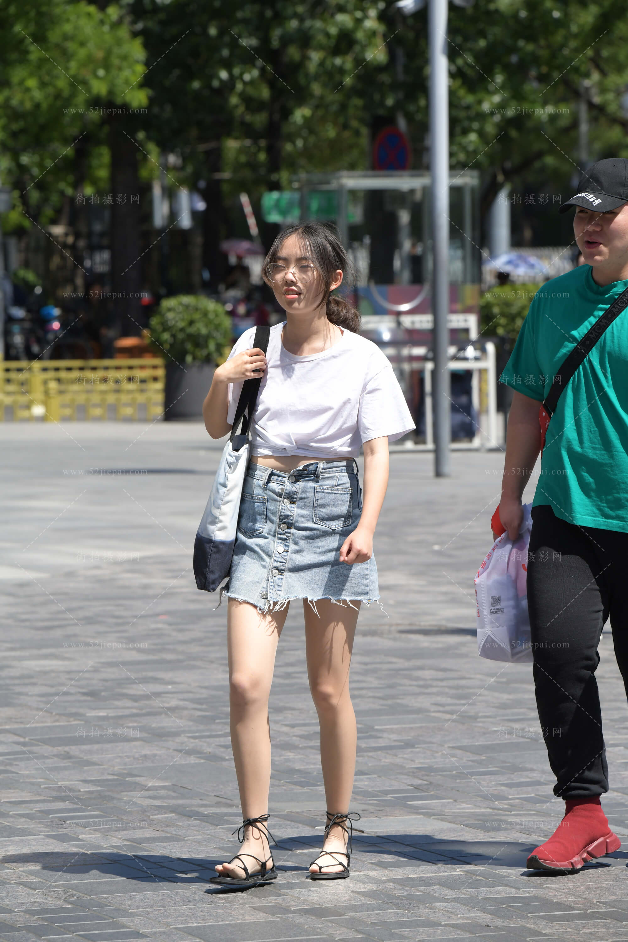高清街拍写真集,限时上架(106)-姐姐白又白