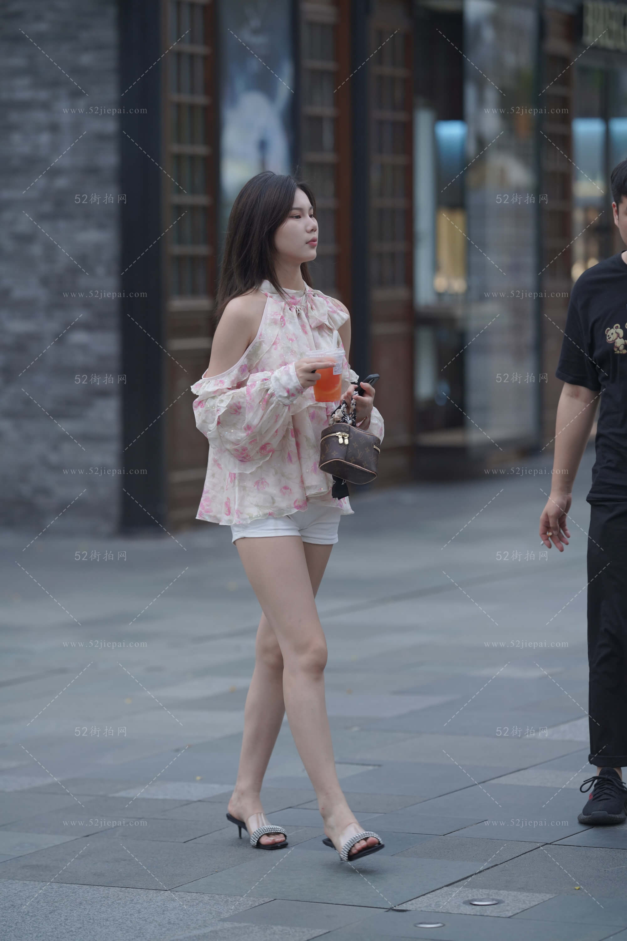 街拍美图合集，壁纸级画质（13）-姐姐白又白