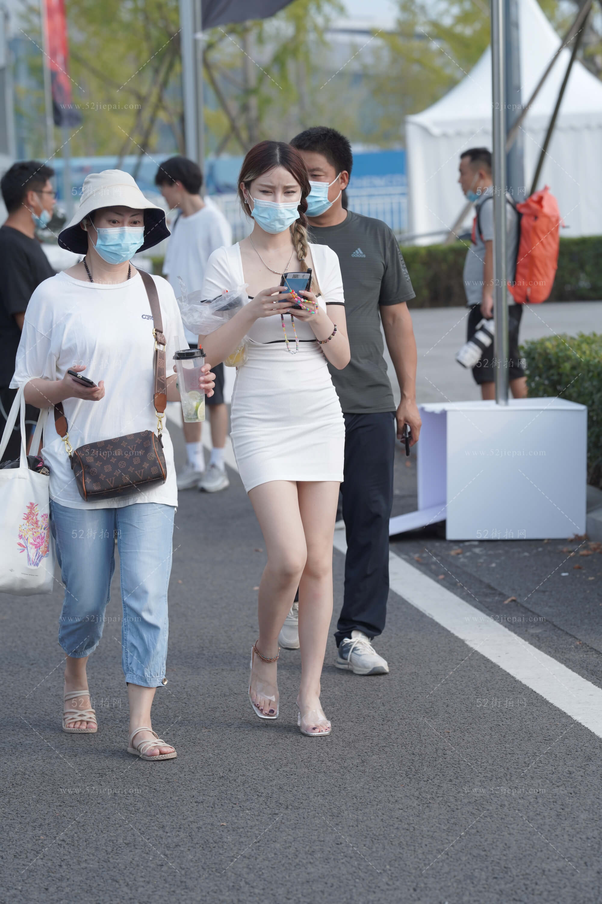 街拍美图合集,壁纸级画质(18)-姐姐白又白