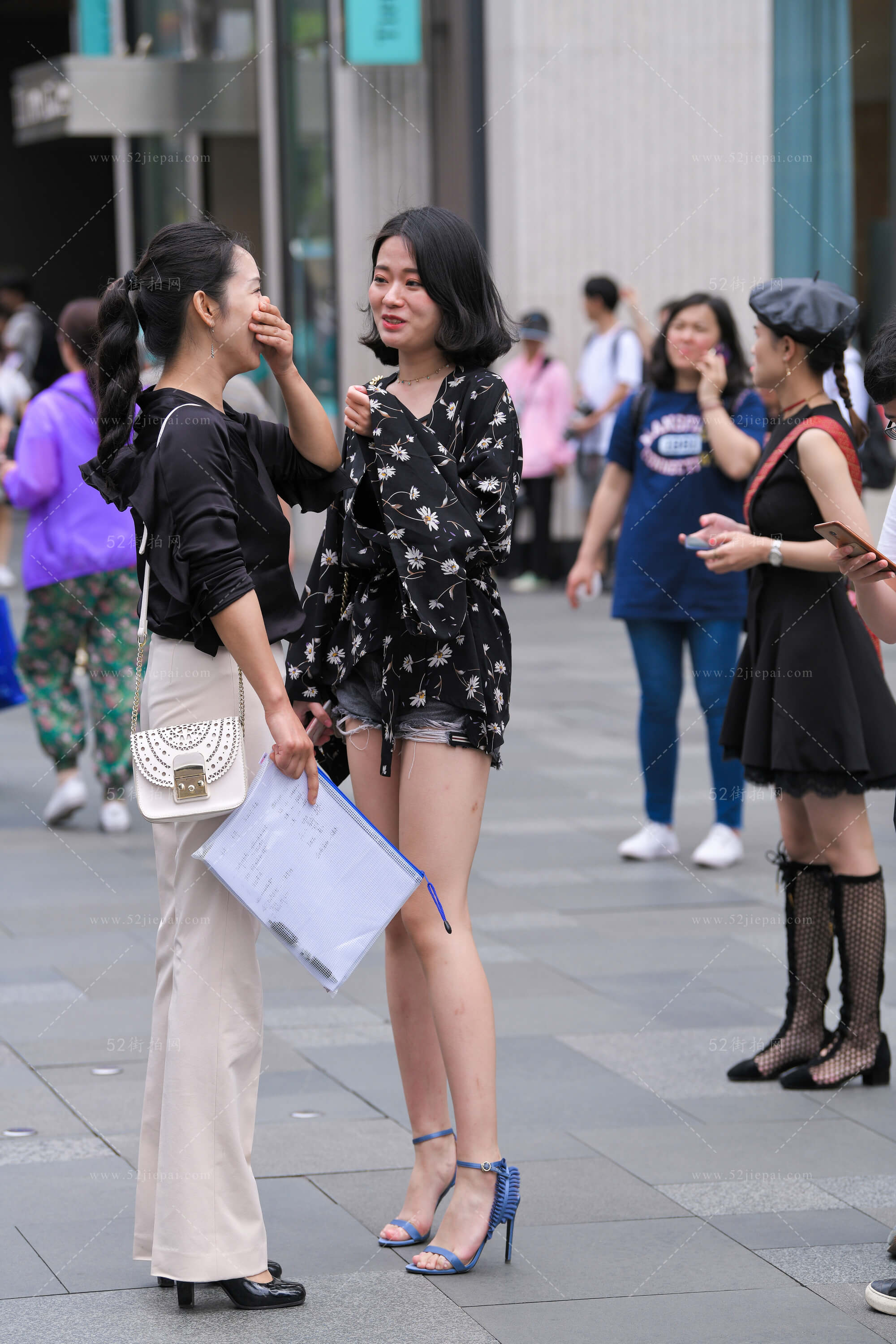 高清街拍写真集，限时上架（41）-姐姐白又白