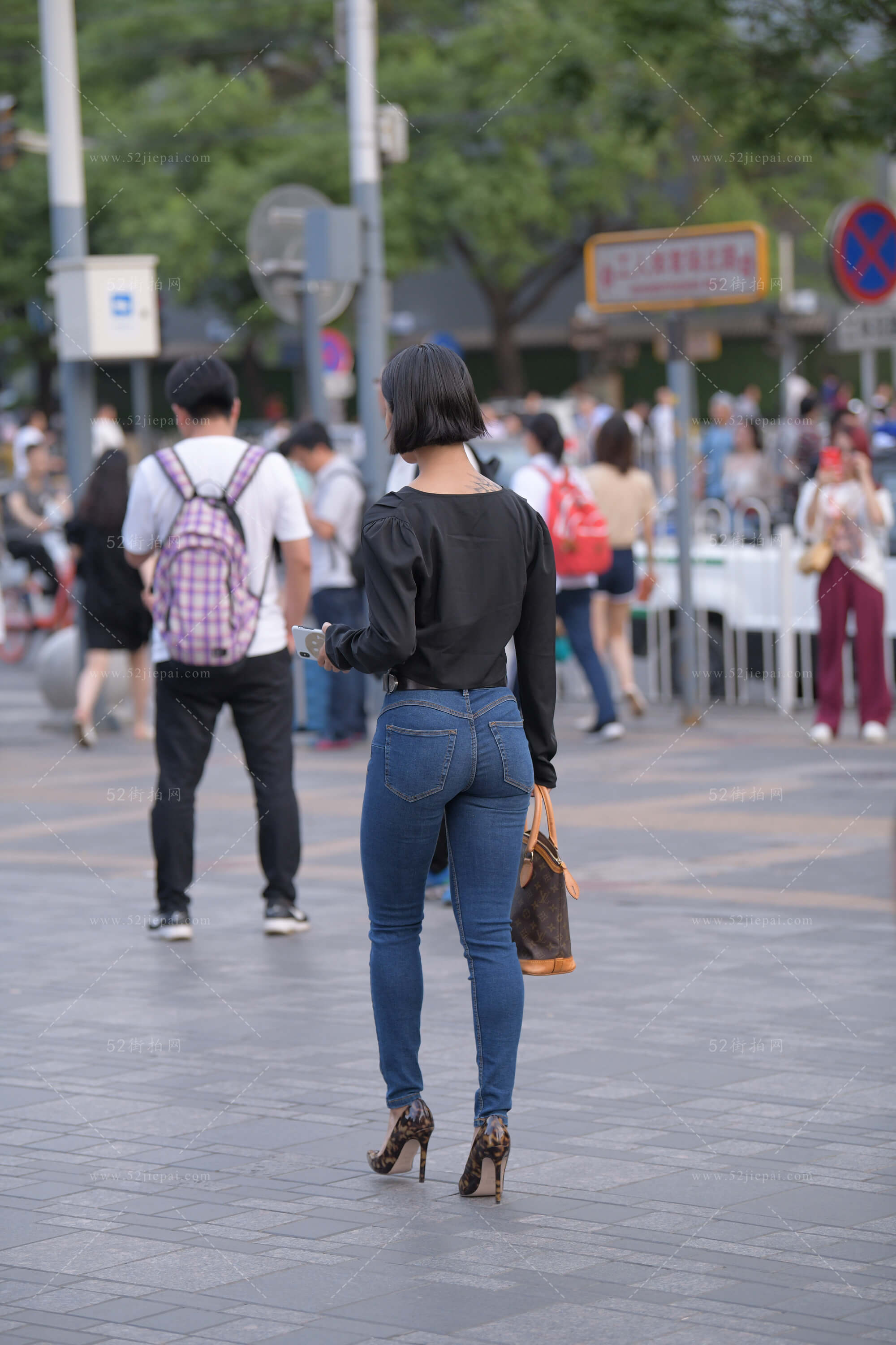 高清街拍写真集，限时上架（130）-姐姐白又白