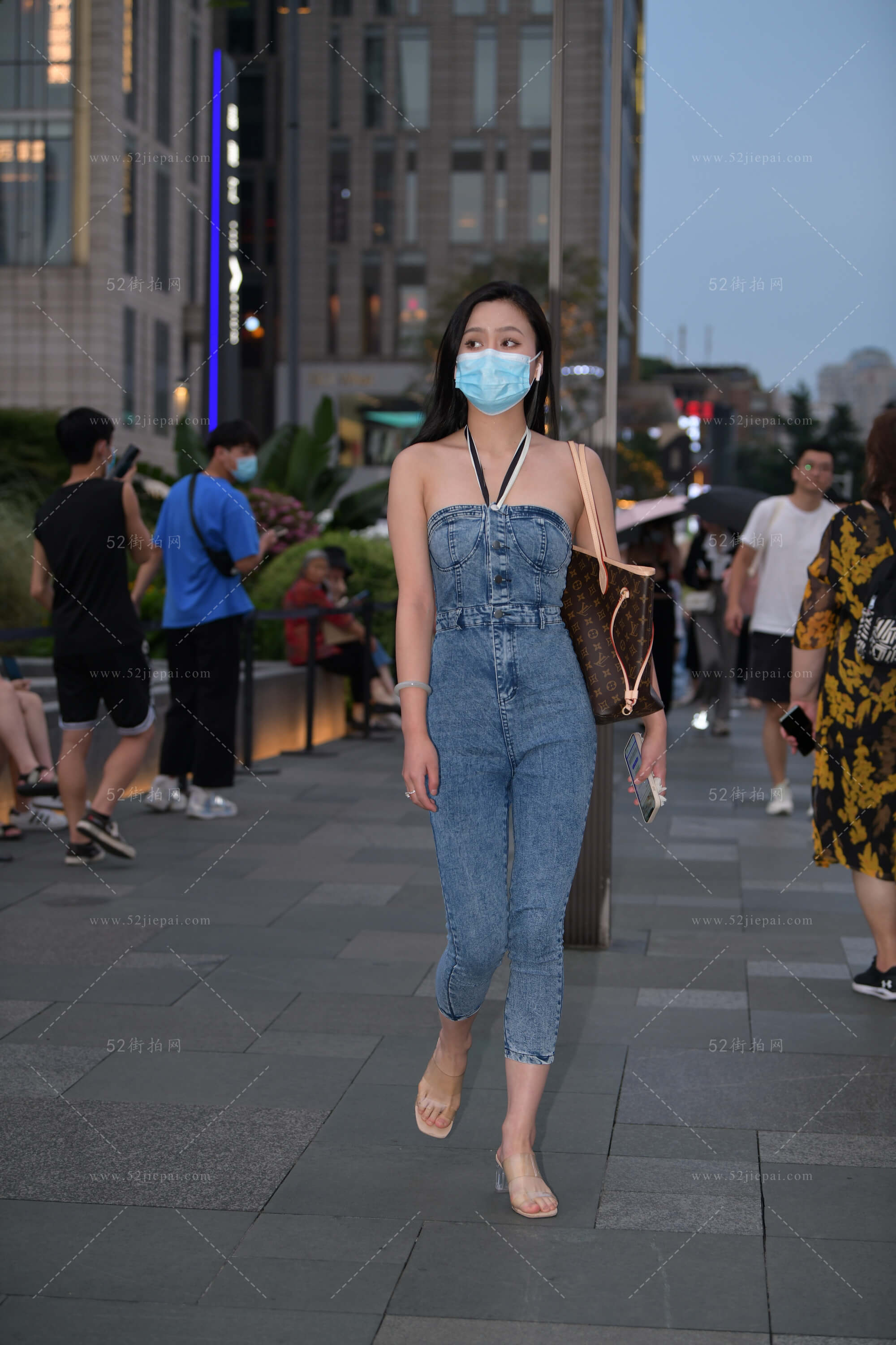 街拍高清图集，细节拉满（135）-姐姐白又白