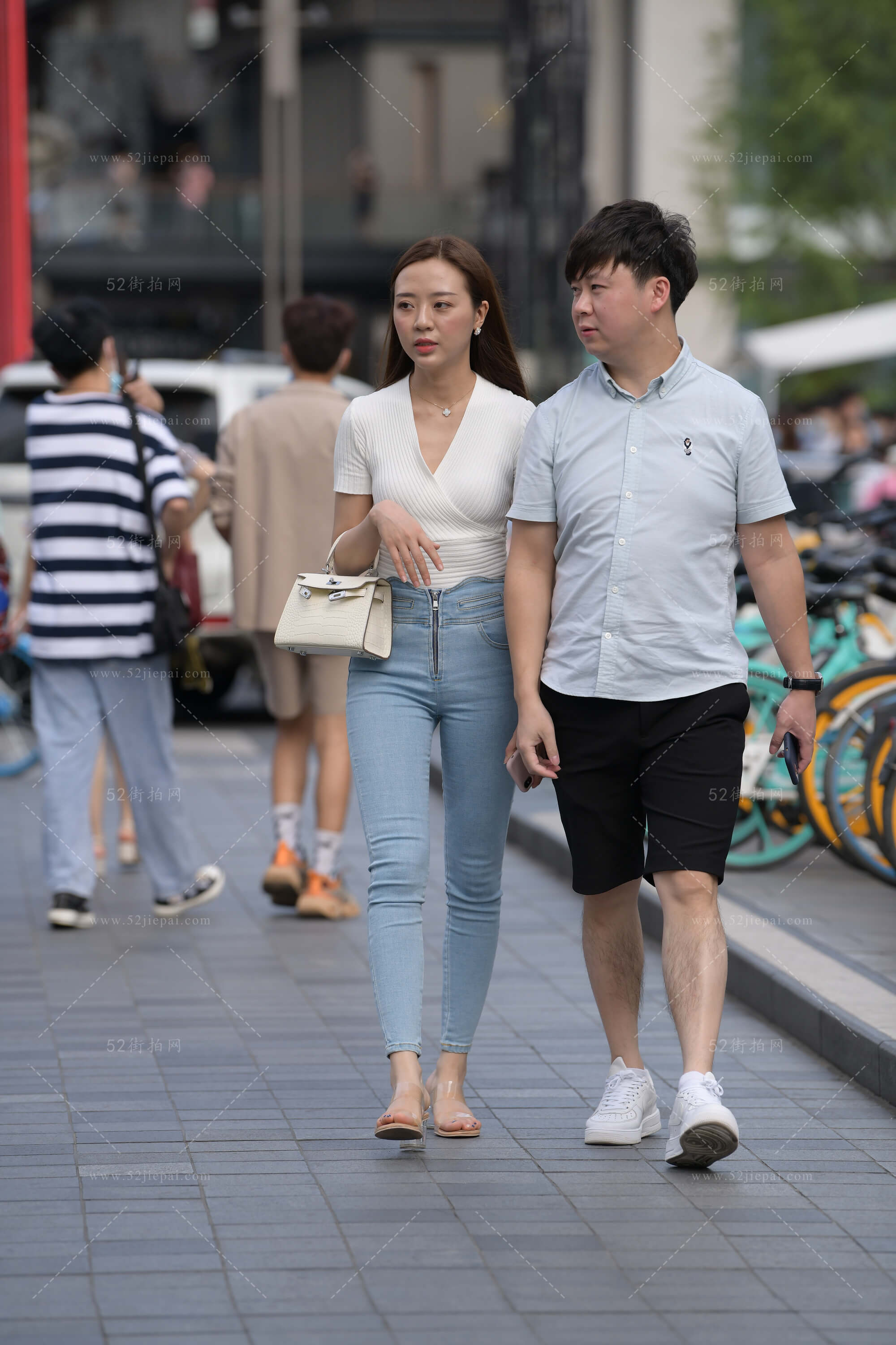 高清街拍写真集，画质细腻（137）-姐姐白又白