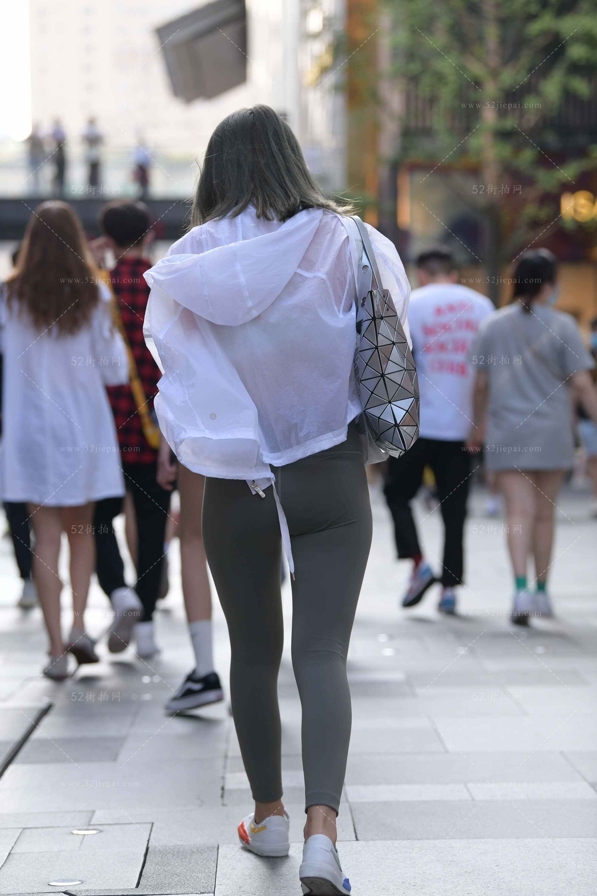 高清街拍写真集，限时上架（143）-姐姐白又白
