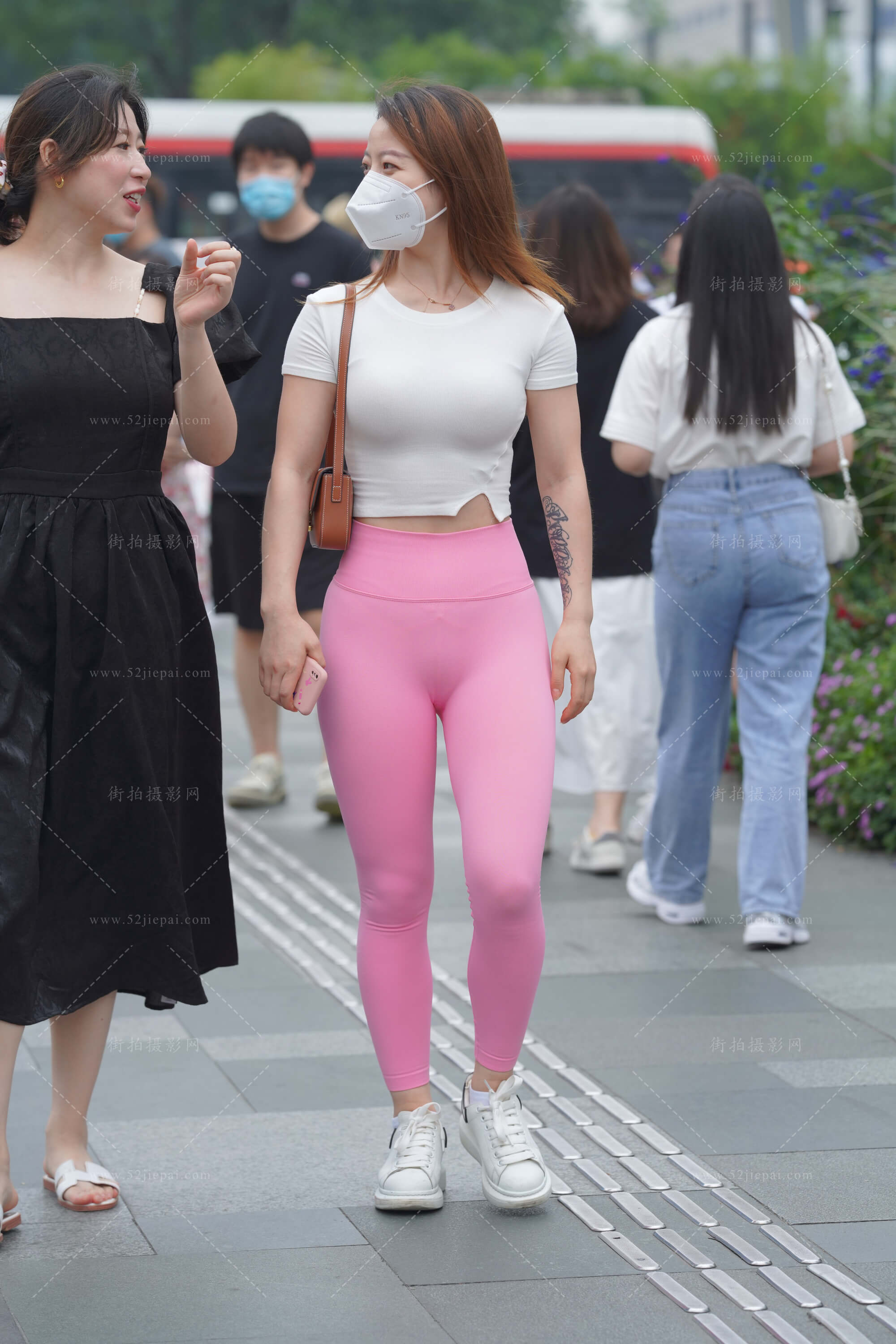 高清街拍写真集，限时上架（147）-姐姐白又白