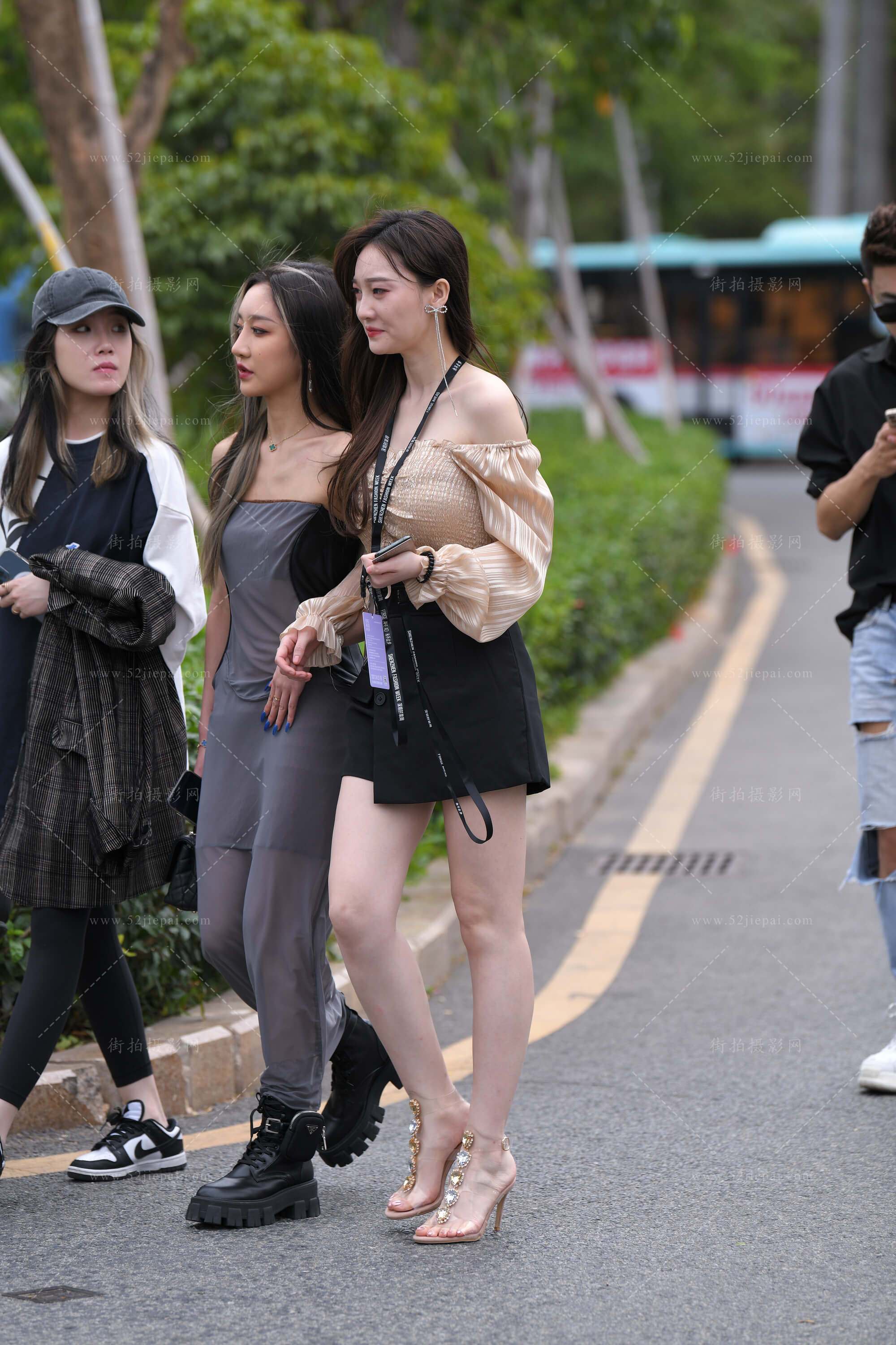 高清美腿写真集,一次看够(41)-姐姐白又白