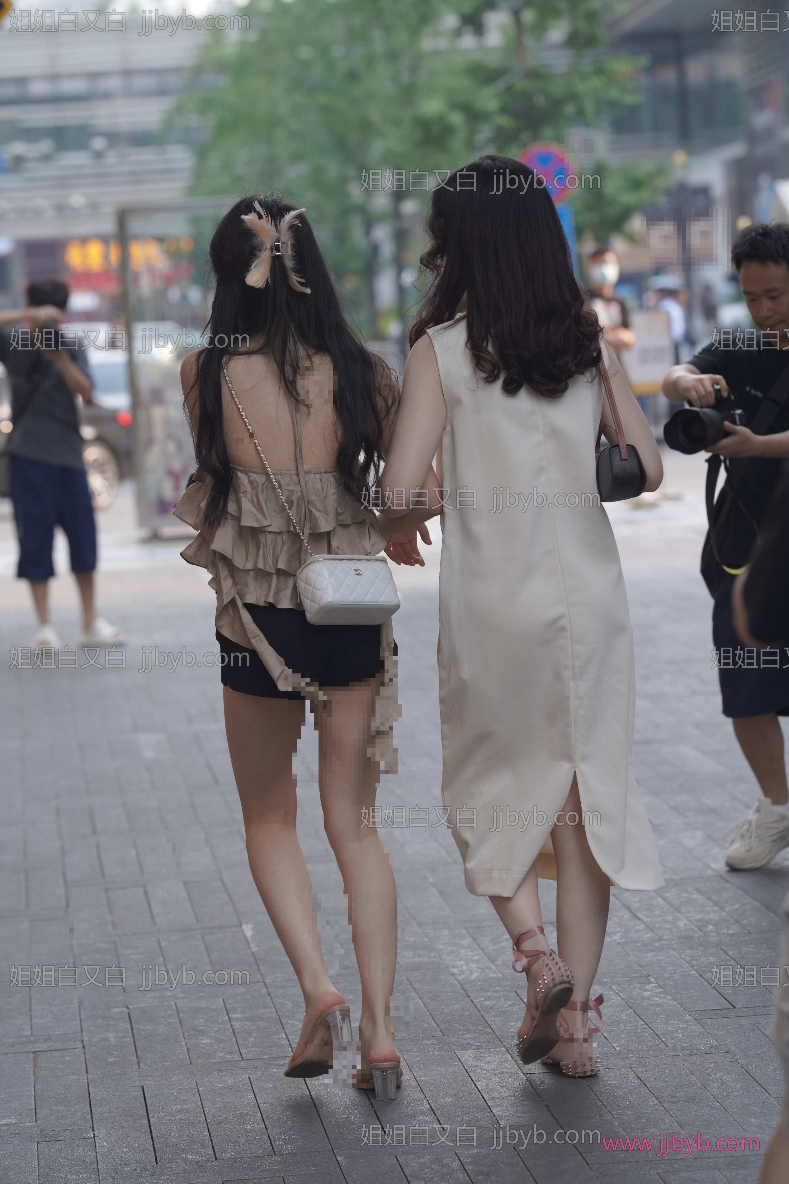 街拍主题高清写真，原图直出｜美腿·街拍·街拍美腿凉高小姐姐-姐姐白又白