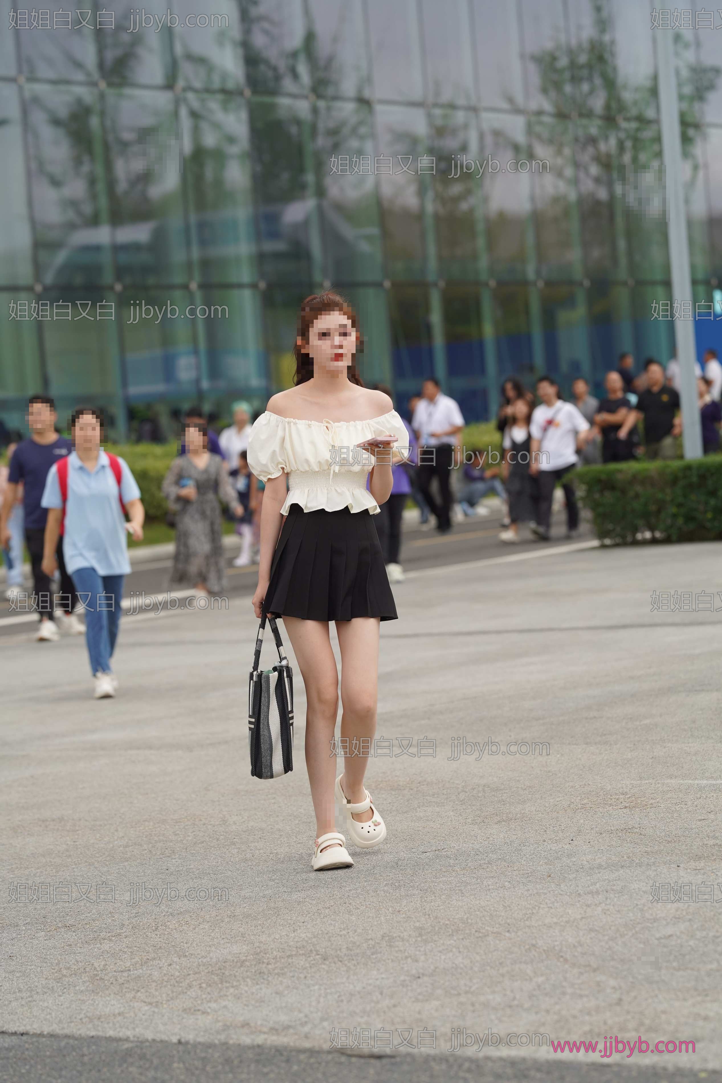 写真，高清原图打包收藏｜街拍美女·气质·美丽的马尾辫小姐姐-姐姐白又白