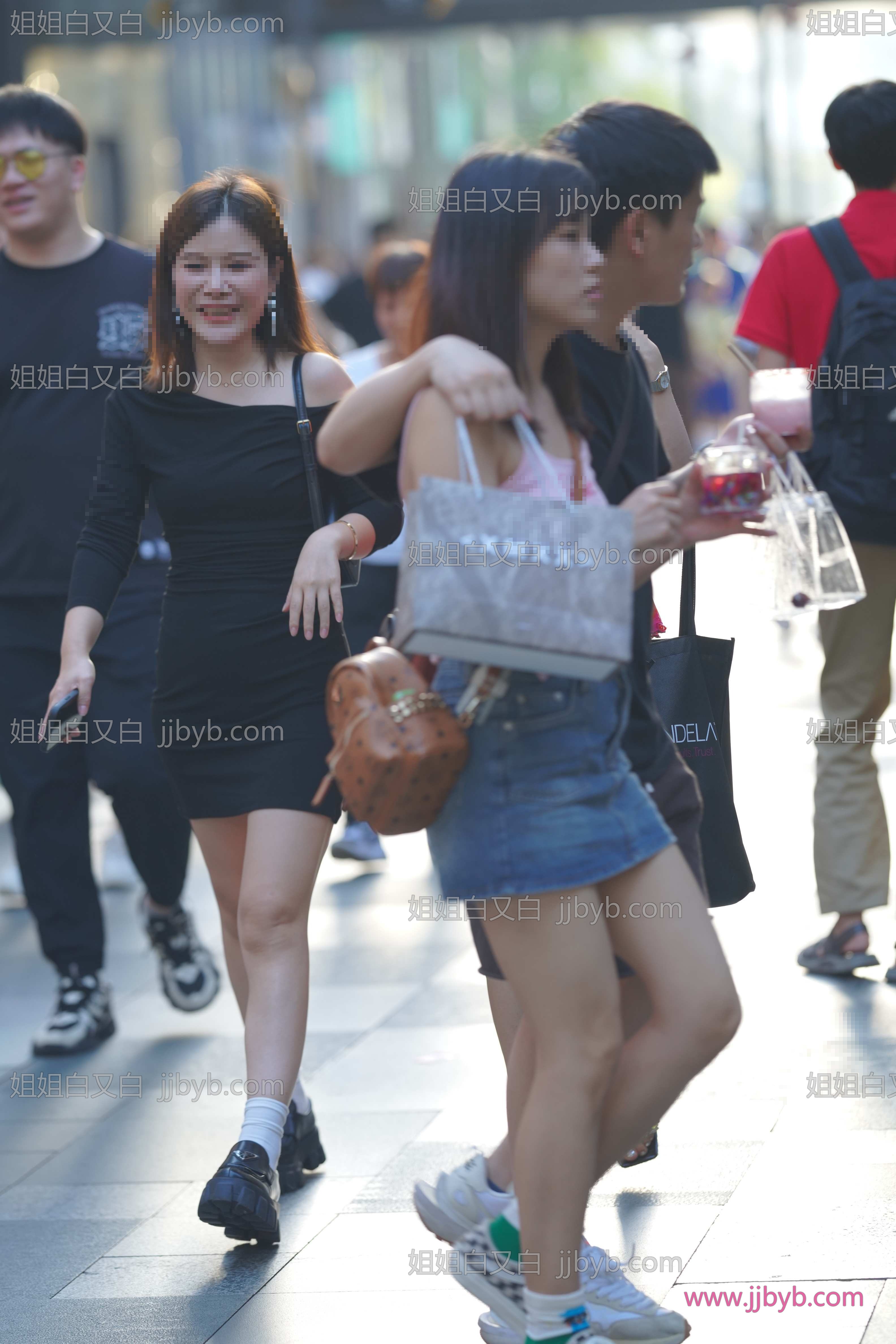 街拍主题高清写真，原图直出｜街拍美女·街拍·街拍逛街的韵味美姐-姐姐白又白