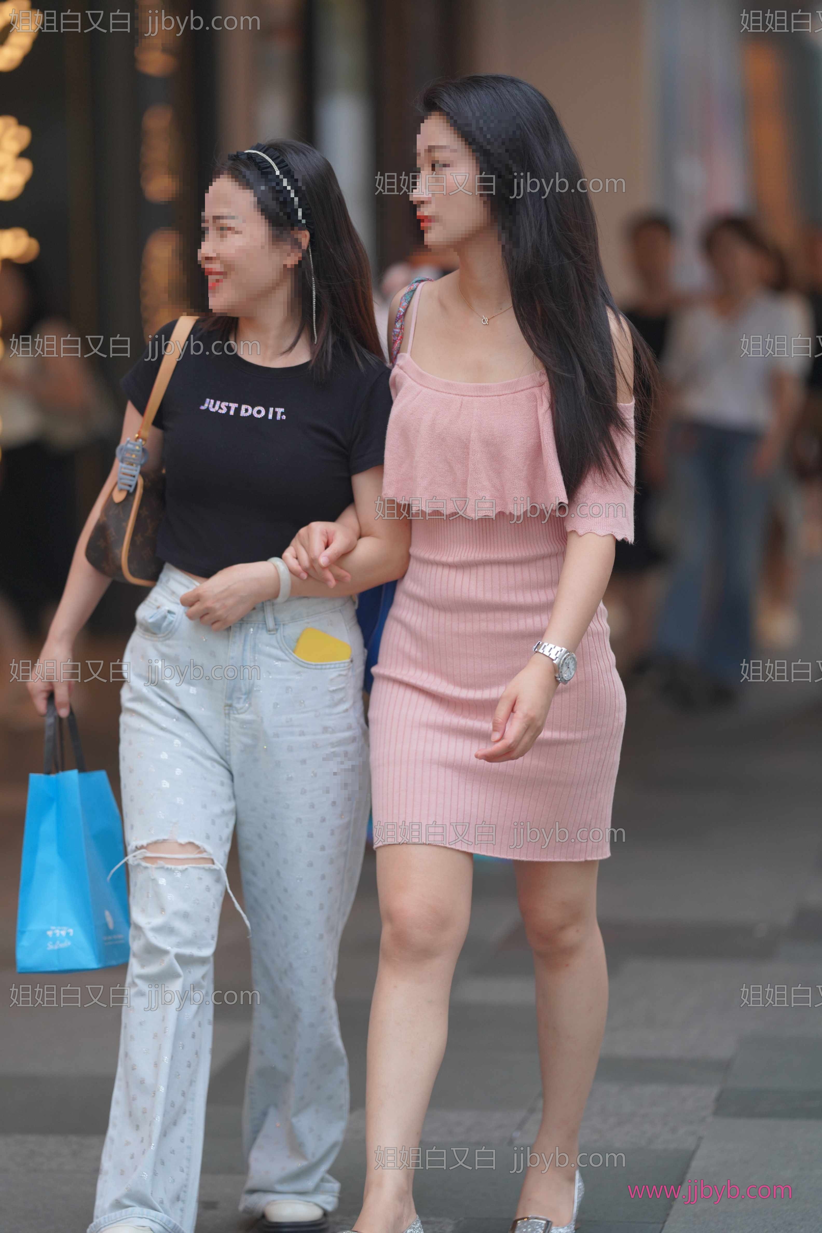 爆款街拍写真，超清无水印｜街拍美女·街拍·街拍粉色裙美女-姐姐白又白