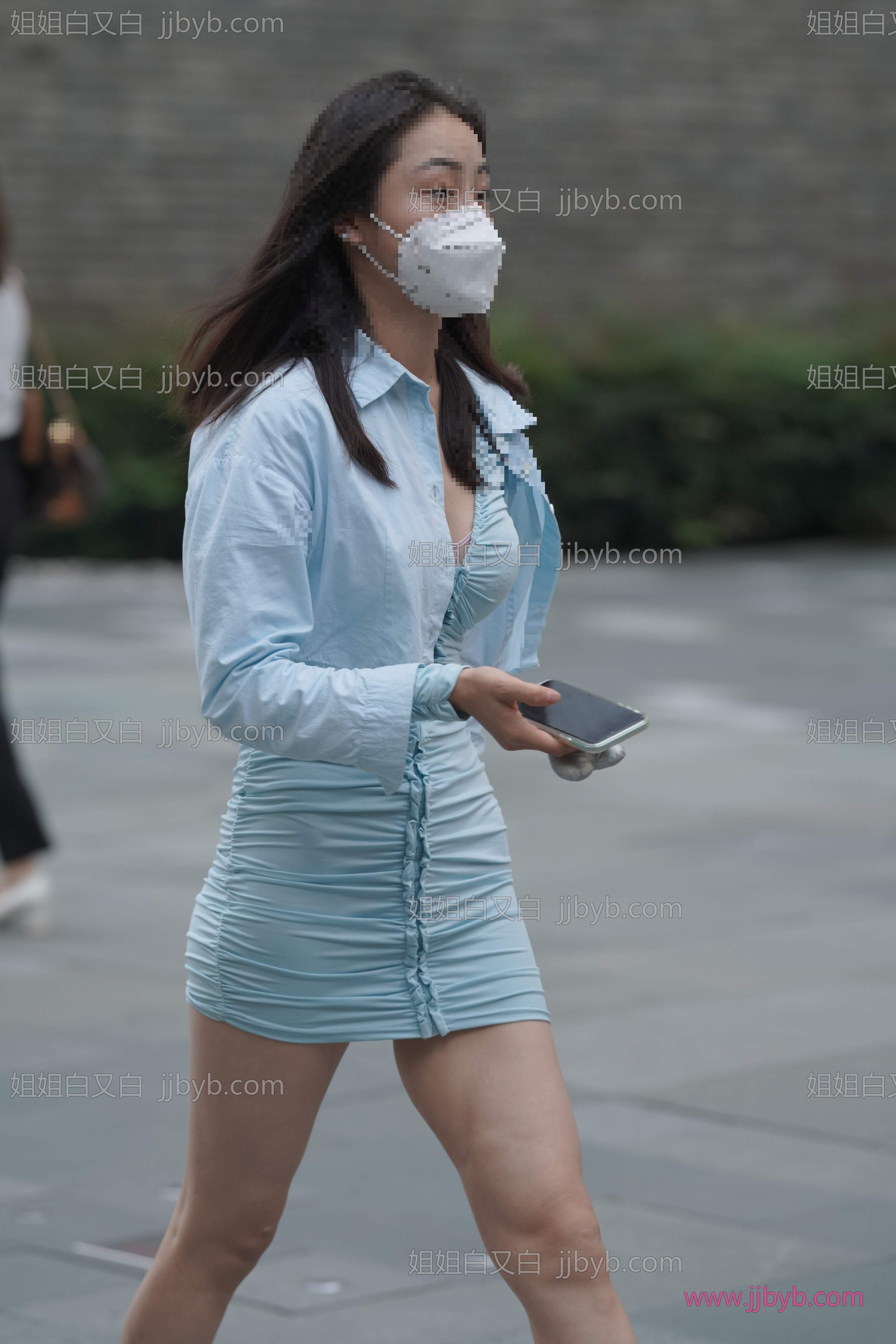 精选街拍写真，超清无水印｜街拍美女·街拍·街拍蓝色裙美眉-姐姐白又白