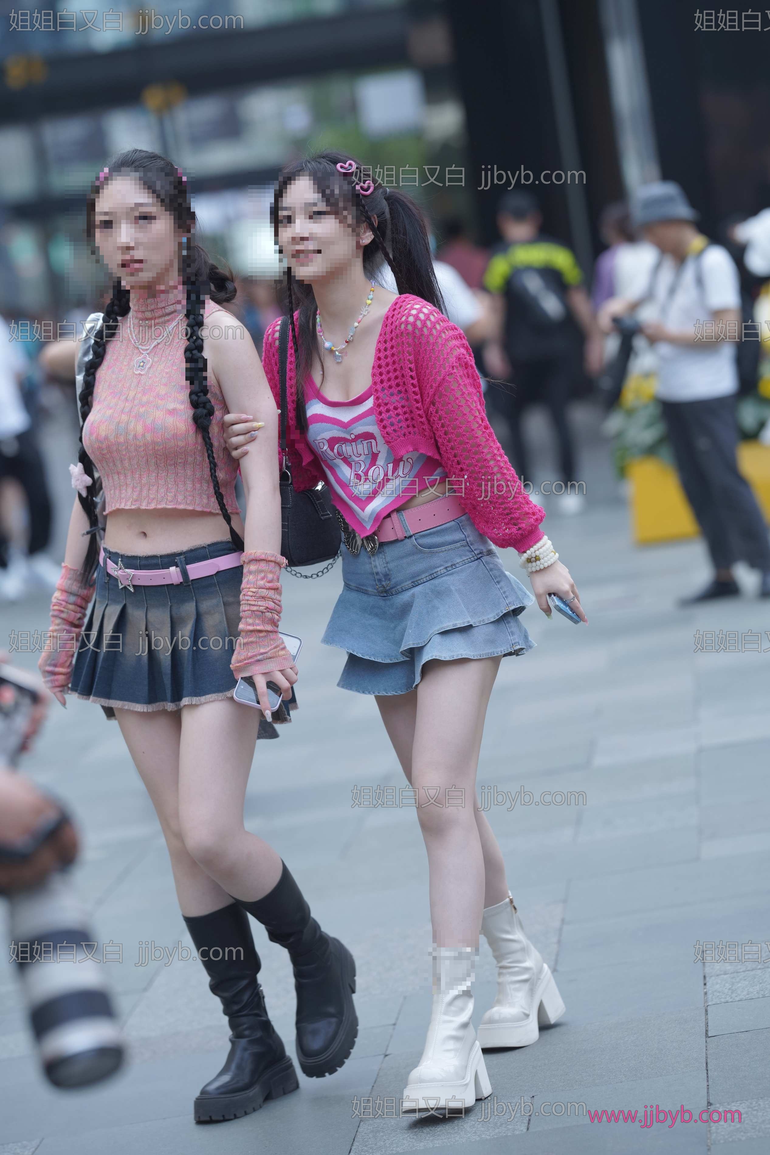 精选写真，超清无水印｜街拍美女·清纯·可爱的麻花辫女孩儿-姐姐白又白