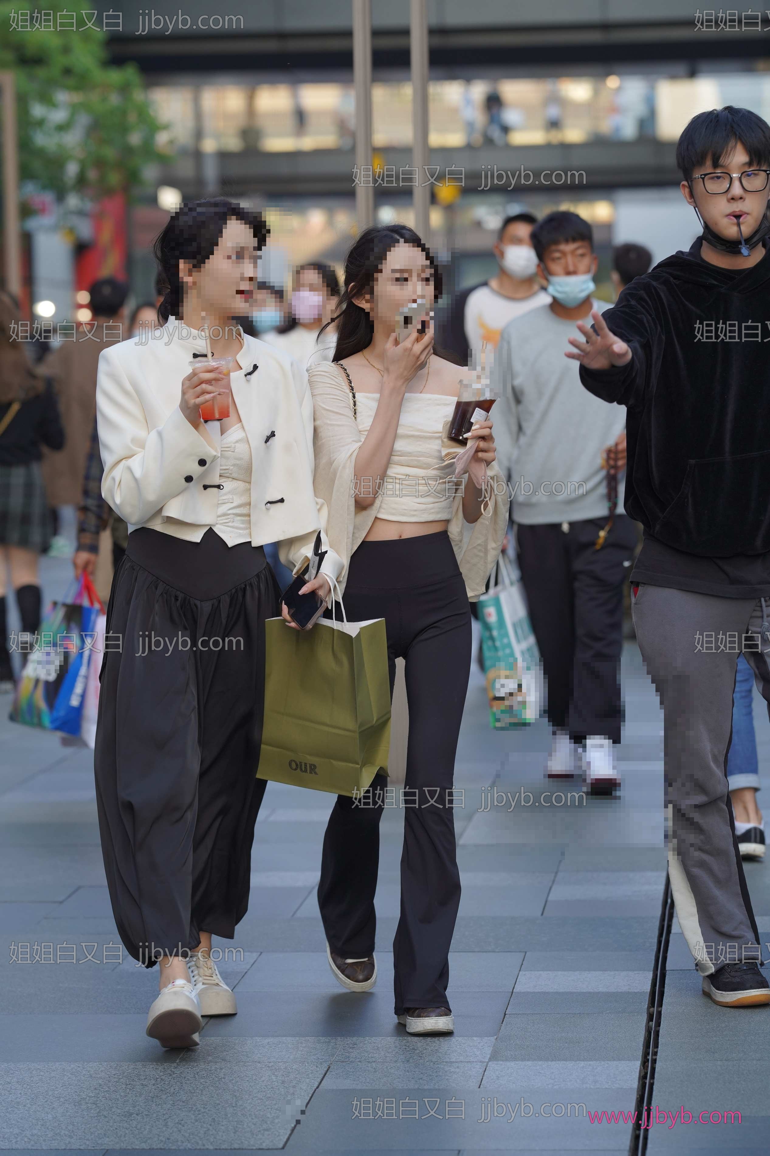 街拍写真，高清原图打包收藏｜街拍美女·街拍·街拍黑色长裤小姐姐-姐姐白又白