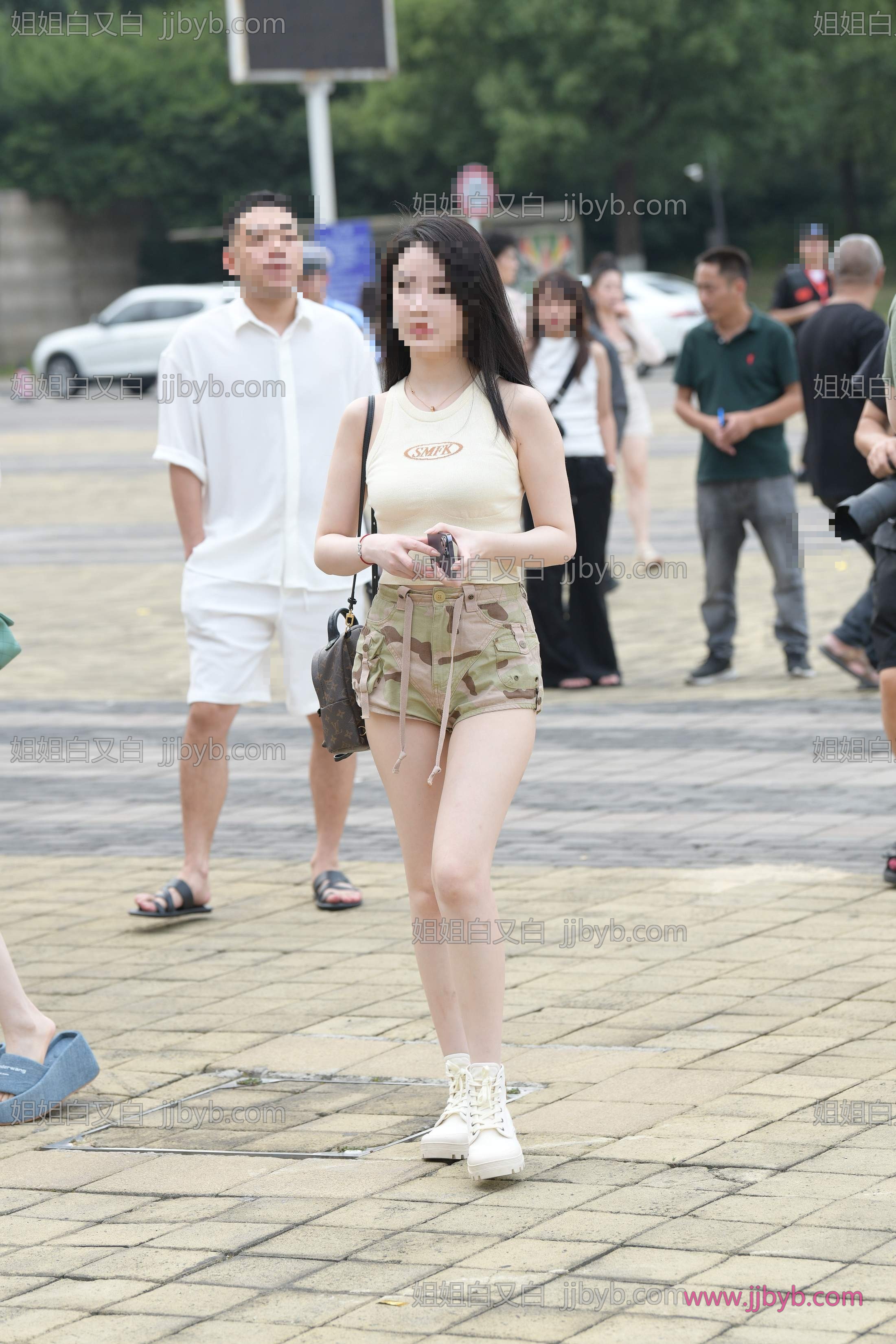人气美腿写真，超清无水印｜美腿·热裤·迷彩裤热裤美腿小姐姐-姐姐白又白