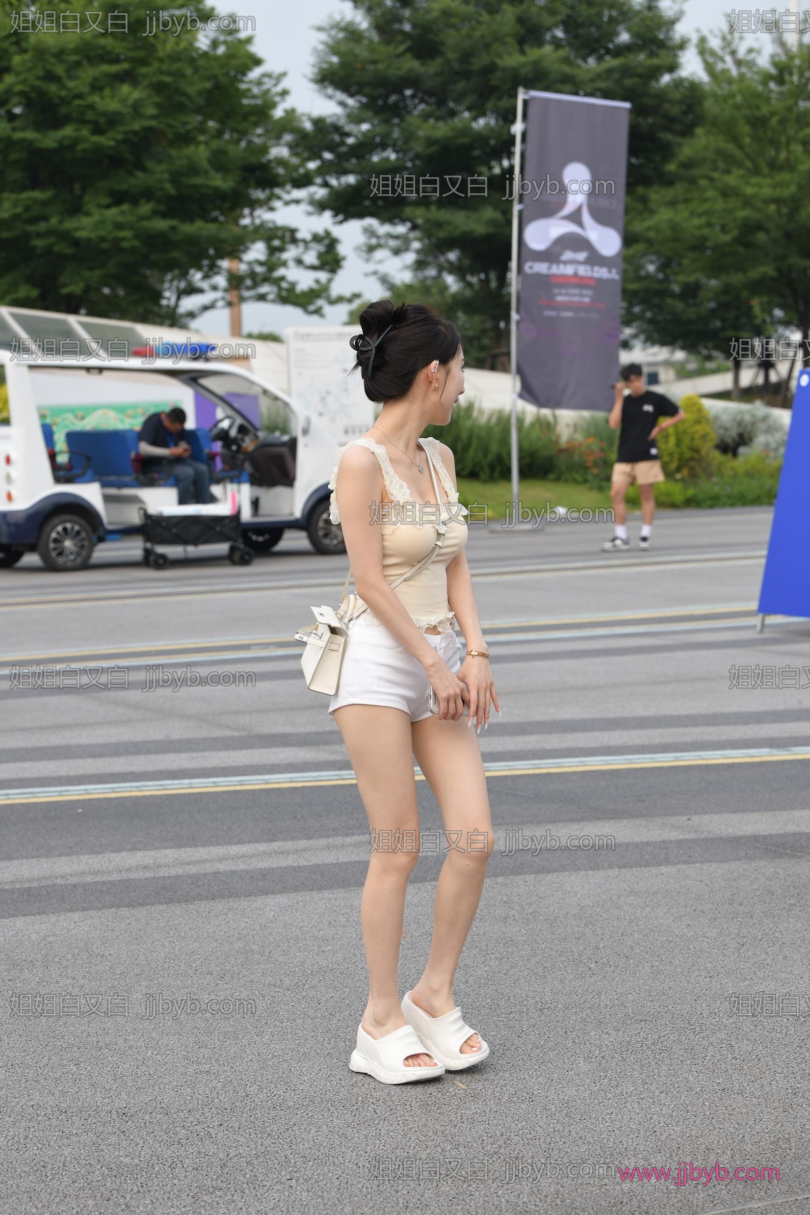 热裤美图合集，高清图集｜街拍美女·热裤·白热裤妹纸-姐姐白又白