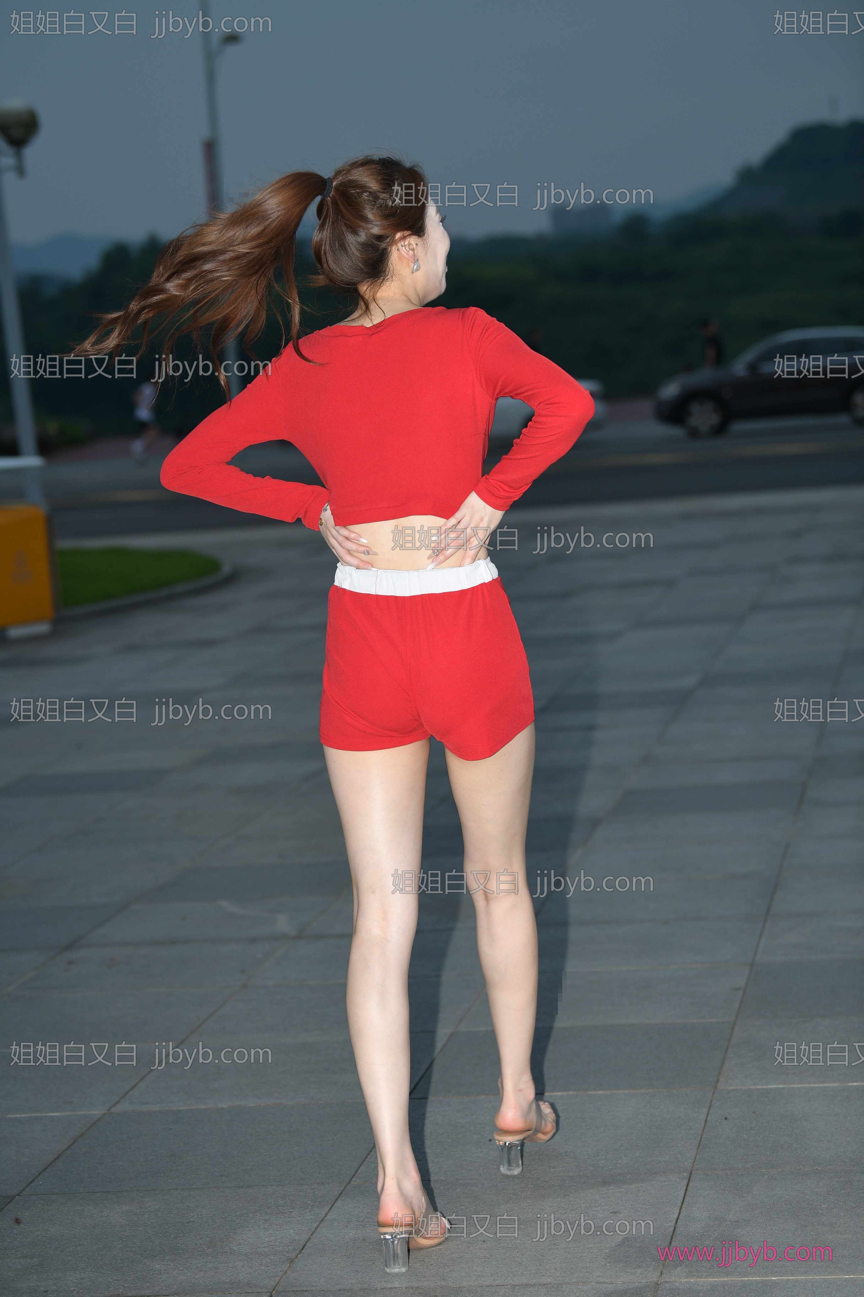 美腿写真，高清原图打包收藏｜美腿·热裤·红衣红热裤美腿-姐姐白又白