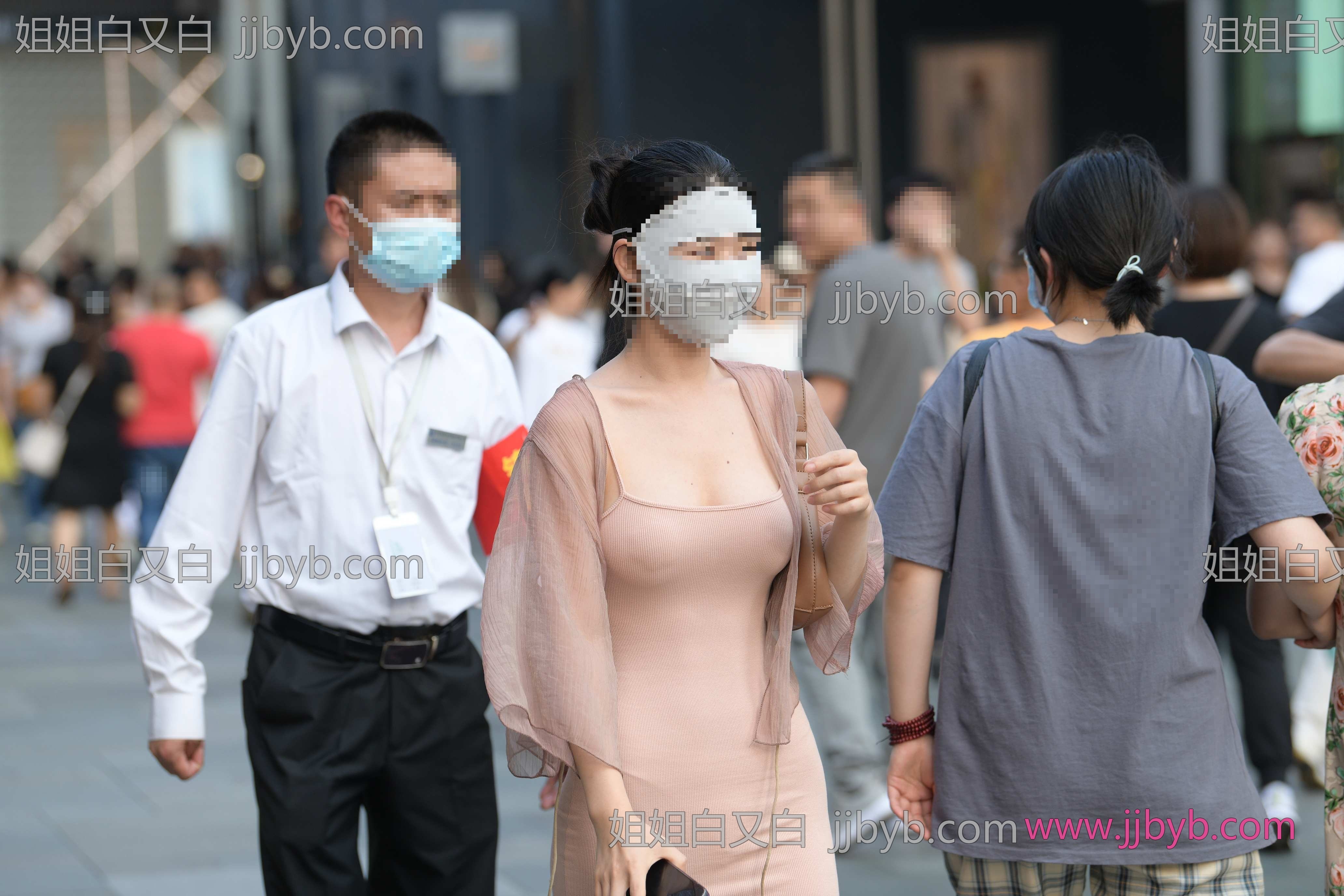 人气写真，超清无水印｜街拍美女·气质·好身材，干嘛把脸蒙起-姐姐白又白