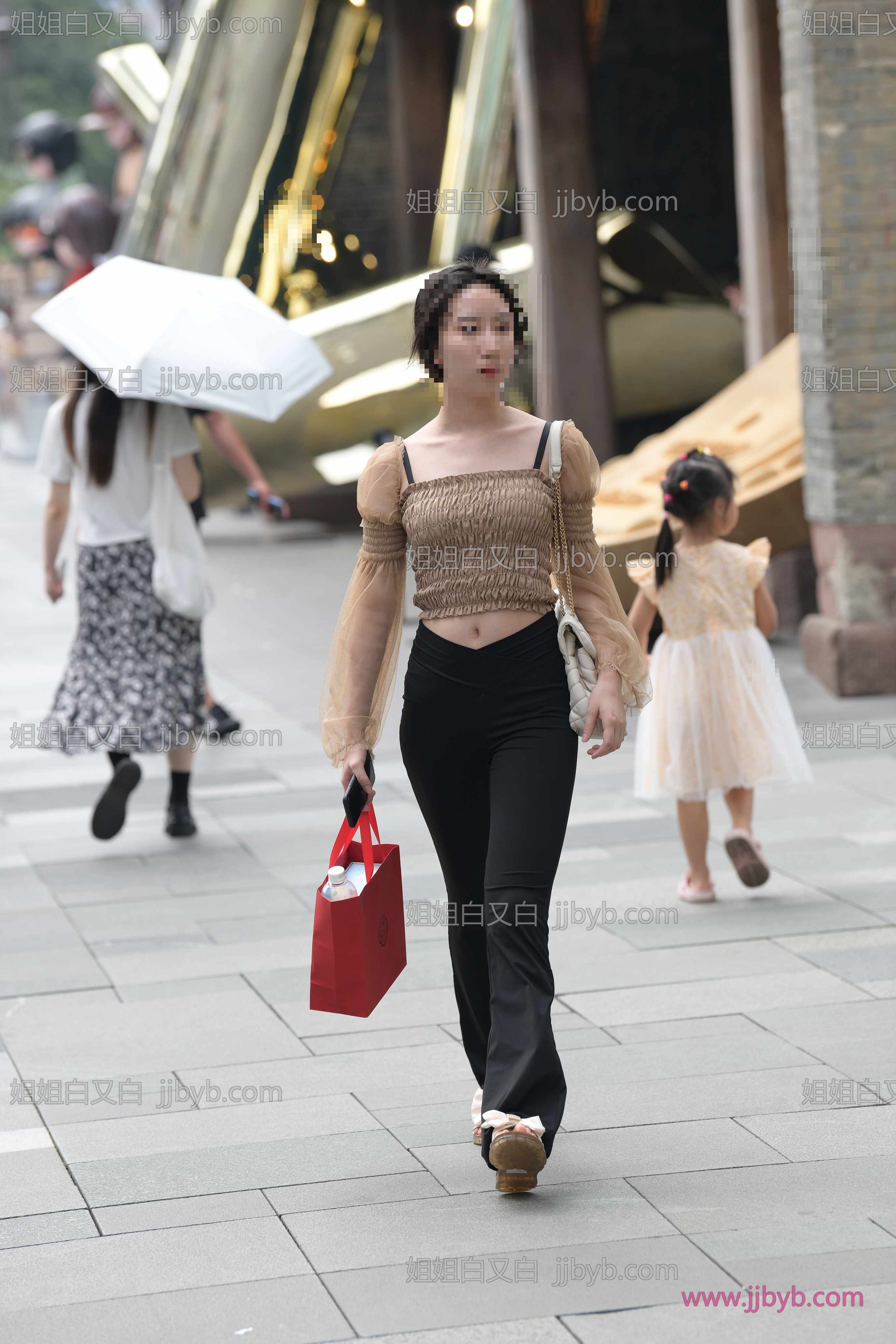街拍写真，高清原图打包收藏｜街拍美女·街拍·街拍黑色长裤美眉-姐姐白又白