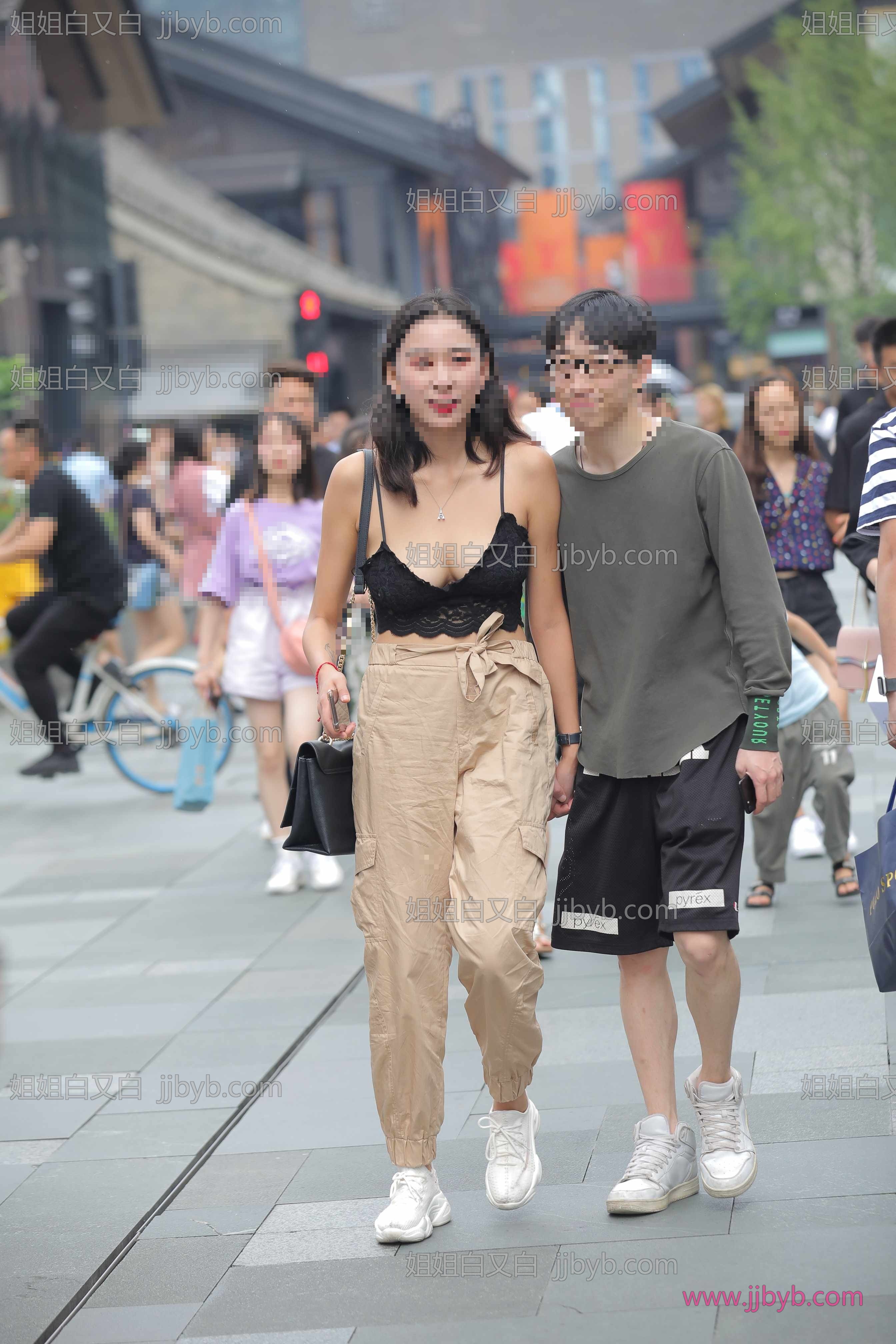 高清吊带写真集，一次看够｜吊带·穿搭·低胸吊带衫-姐姐白又白